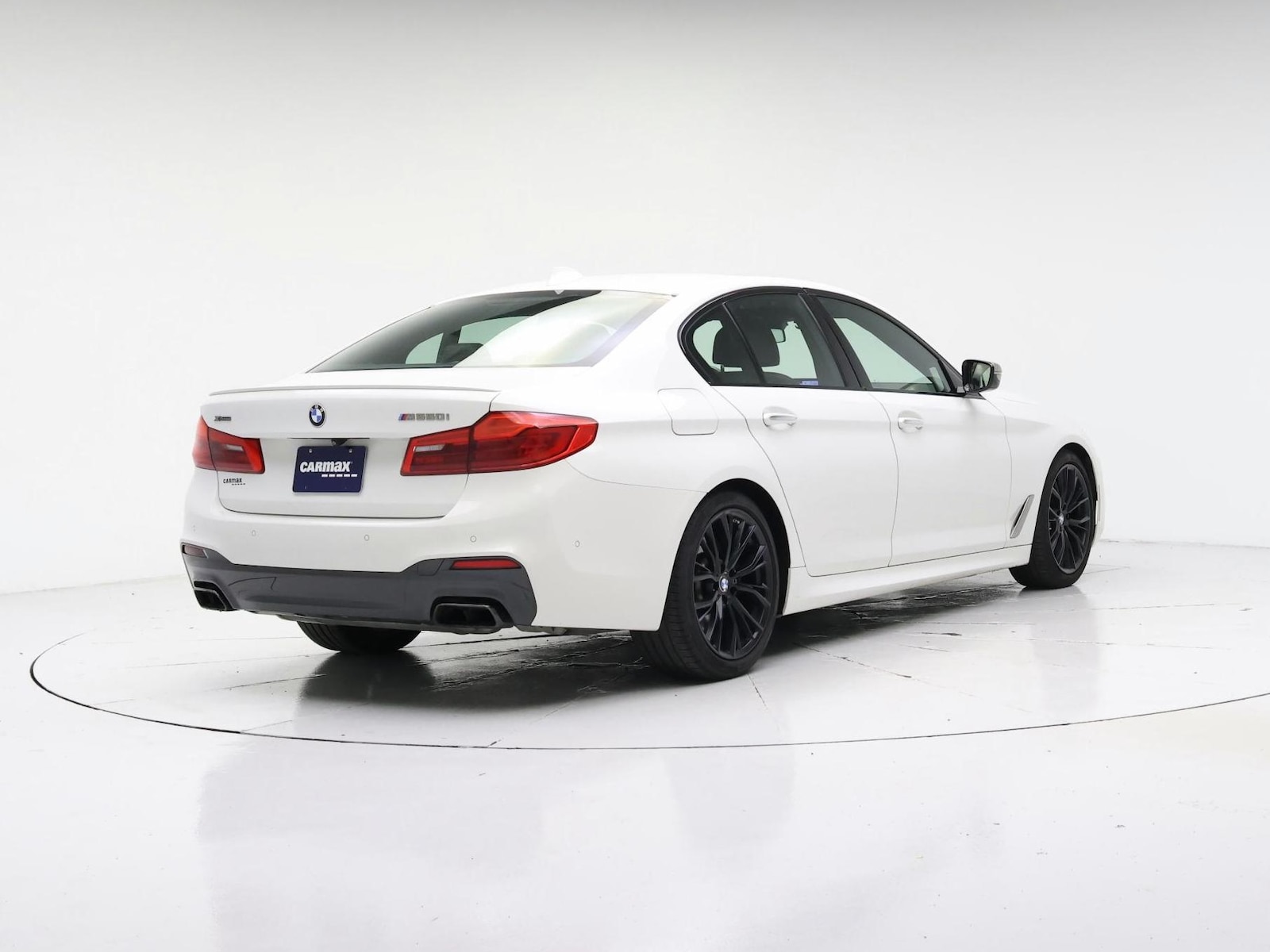 2018 BMW 5 Series M550i - Photo 9