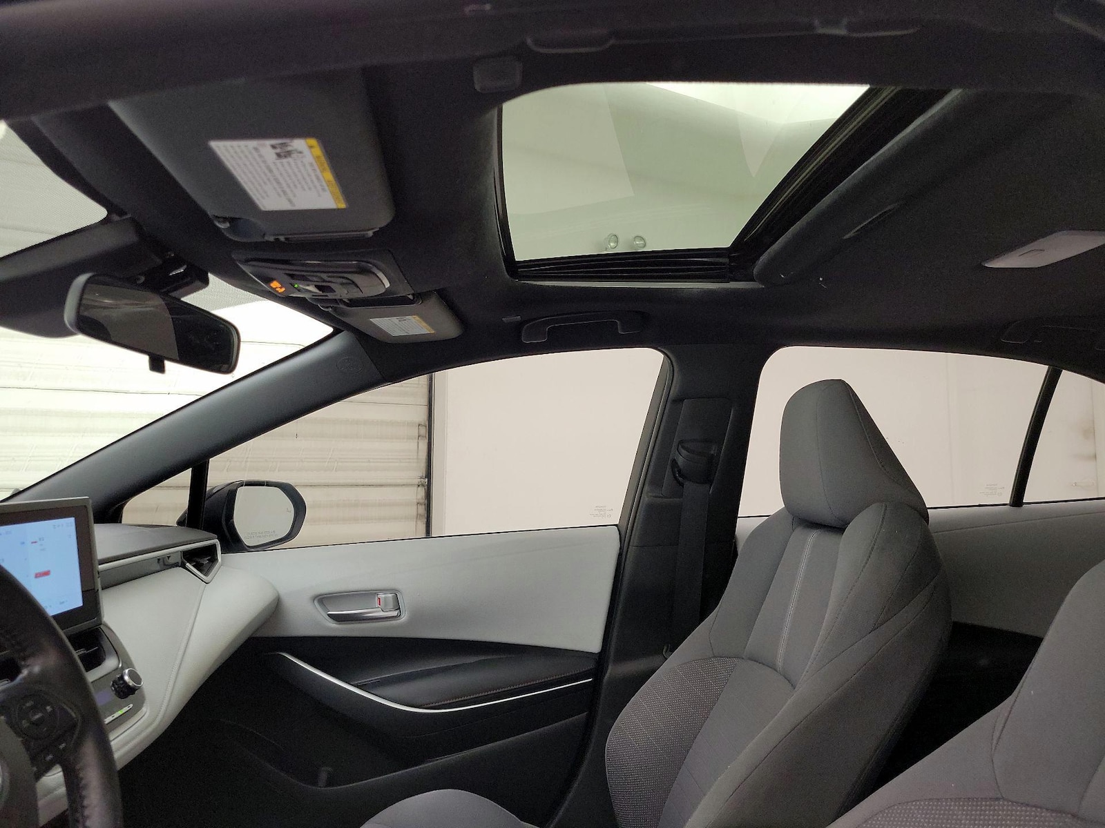Sunroof(s) & Overhead Airbags