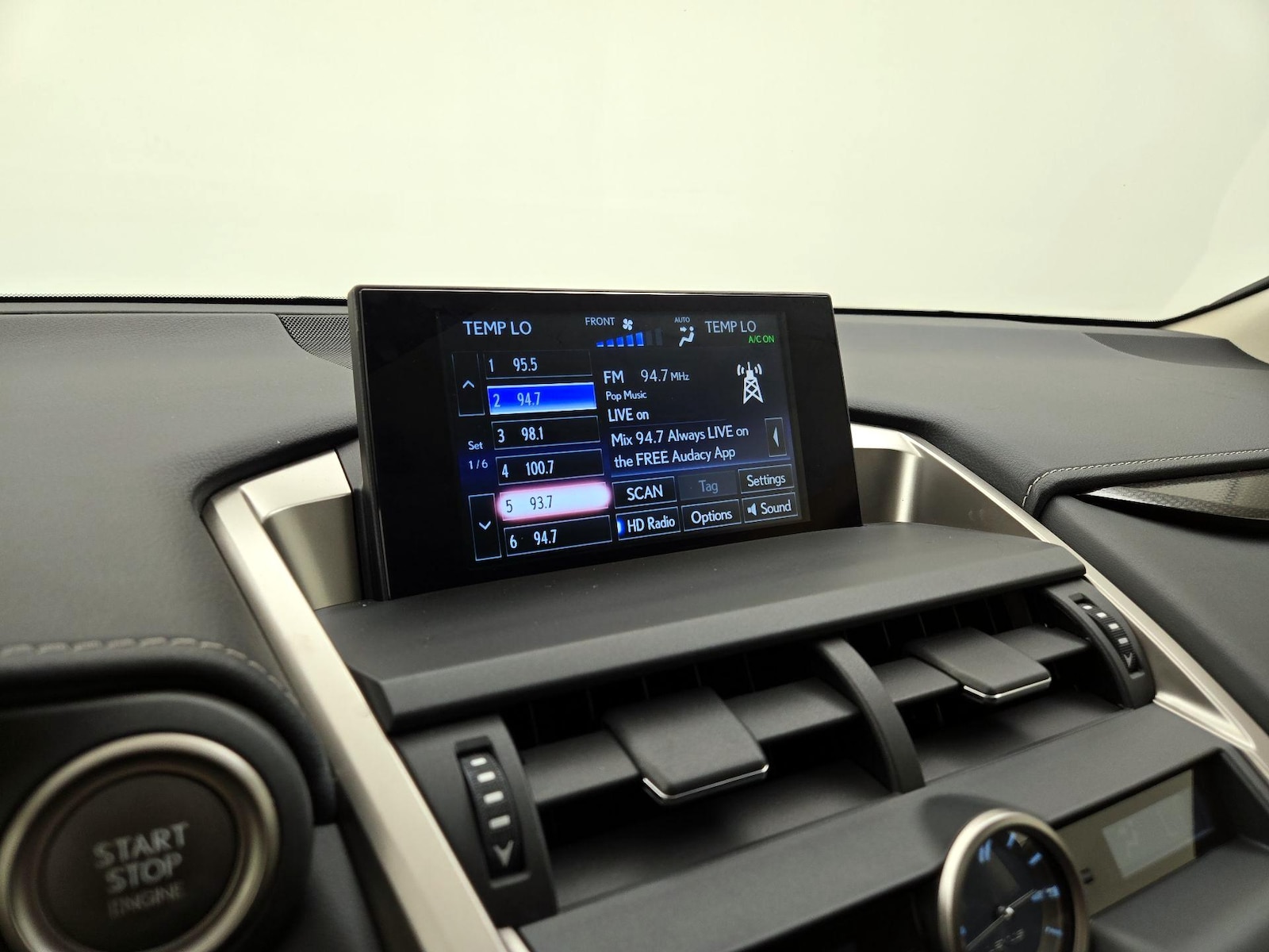 2016 Lexus NX 200t - Photo 17