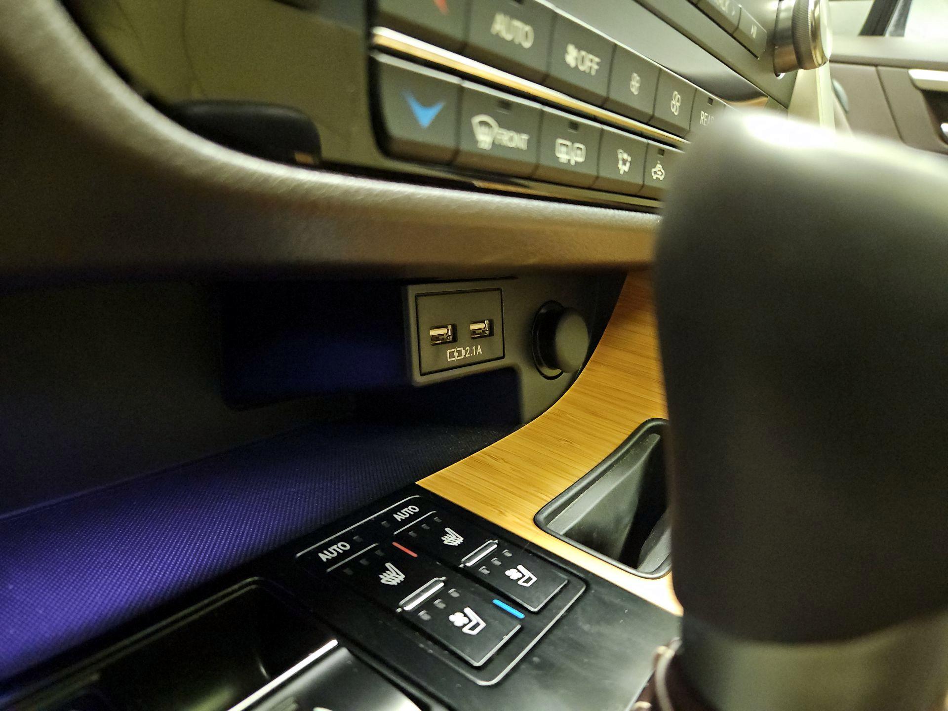 Thumbnail: 2020 Lexus RX - 18