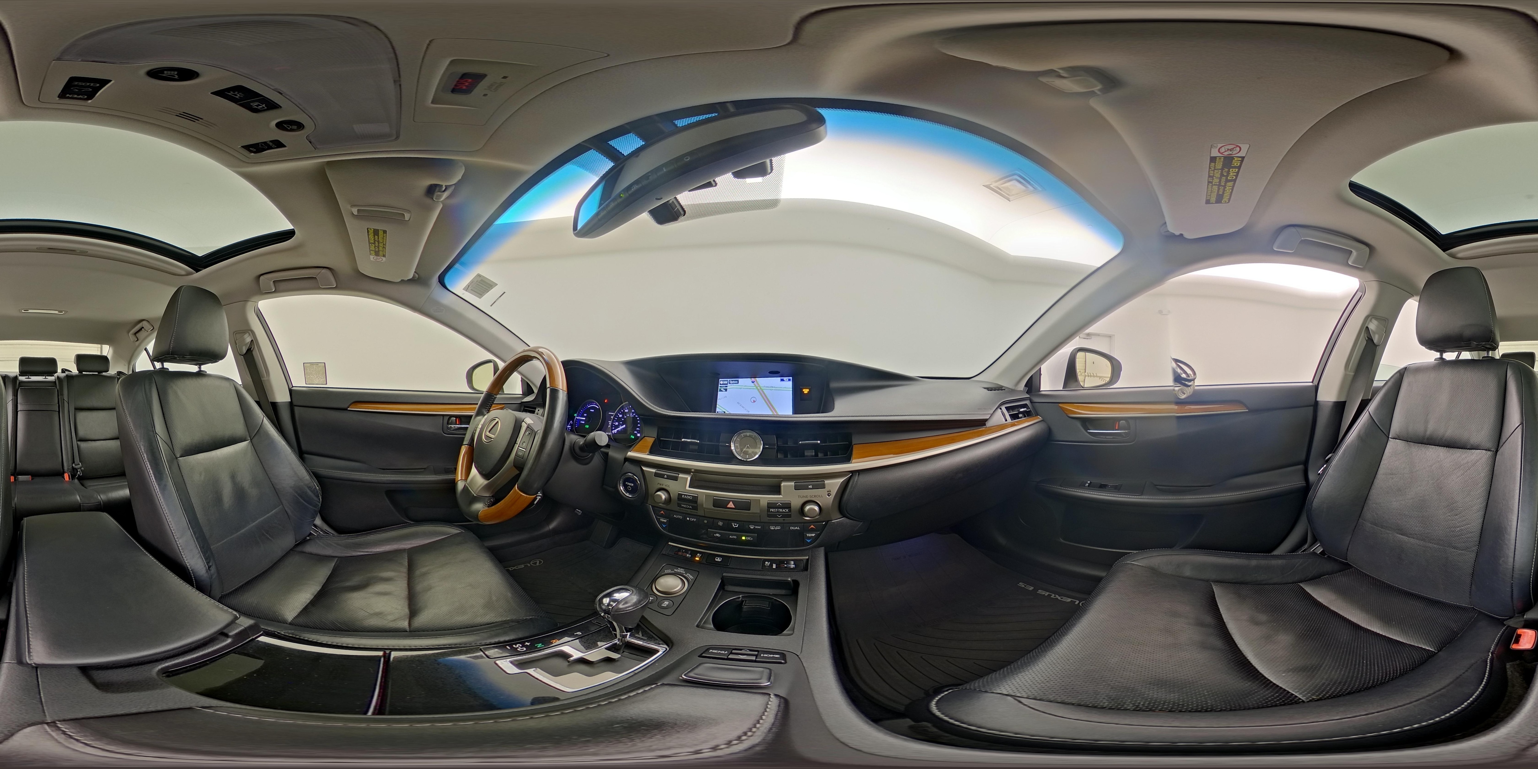 2015 Lexus ES 300h - Photo 25