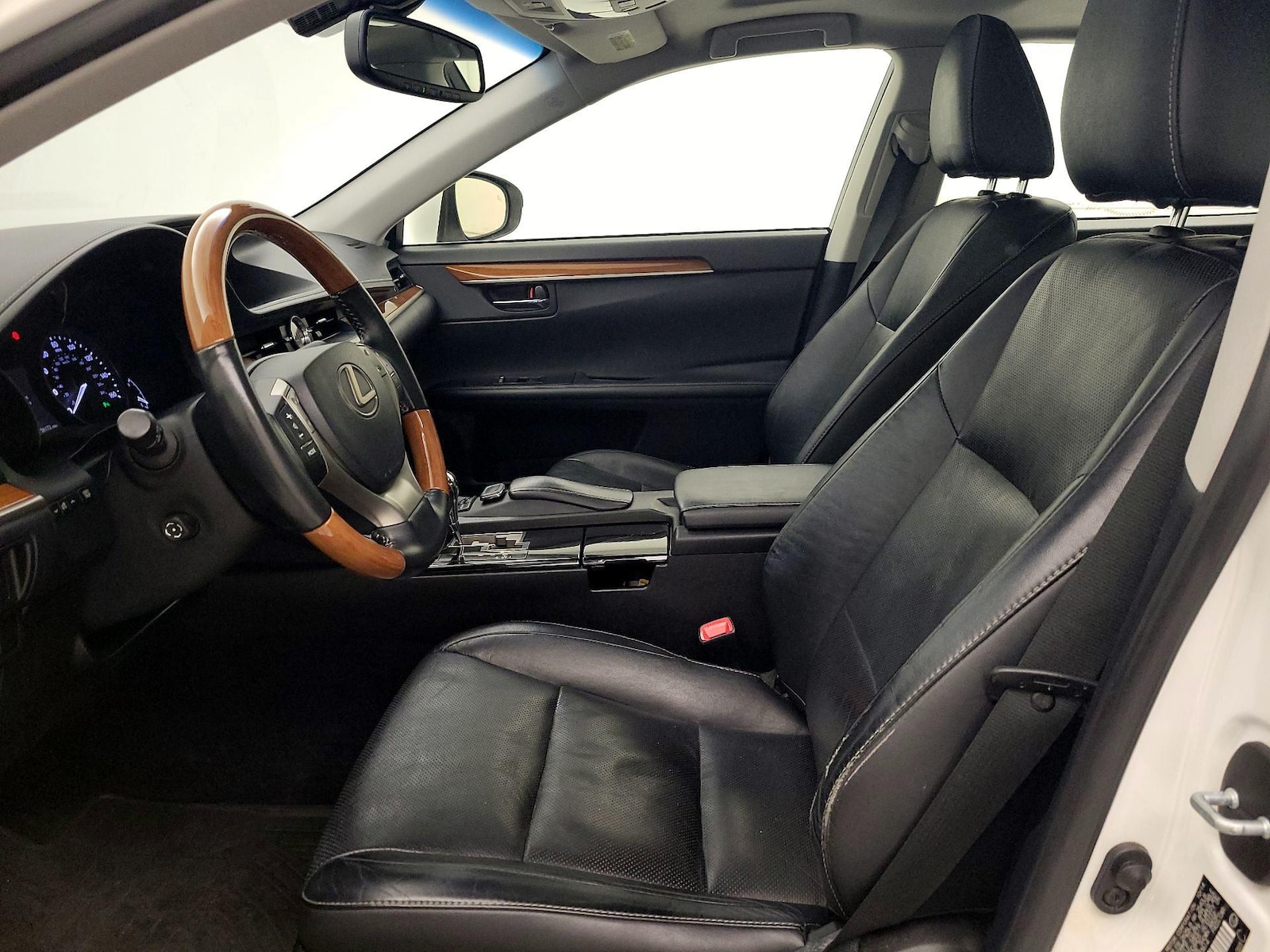 2015 Lexus ES 300h - Photo 12