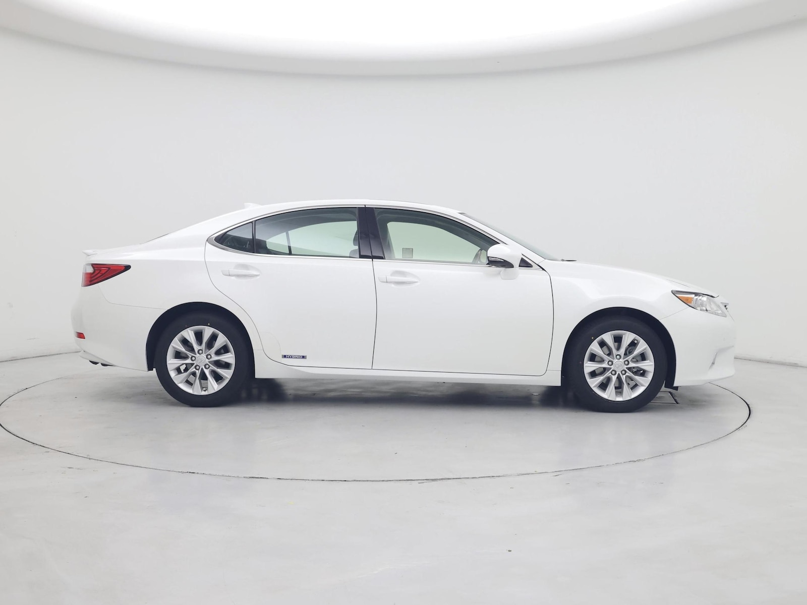 2015 Lexus ES 300h - Photo 8