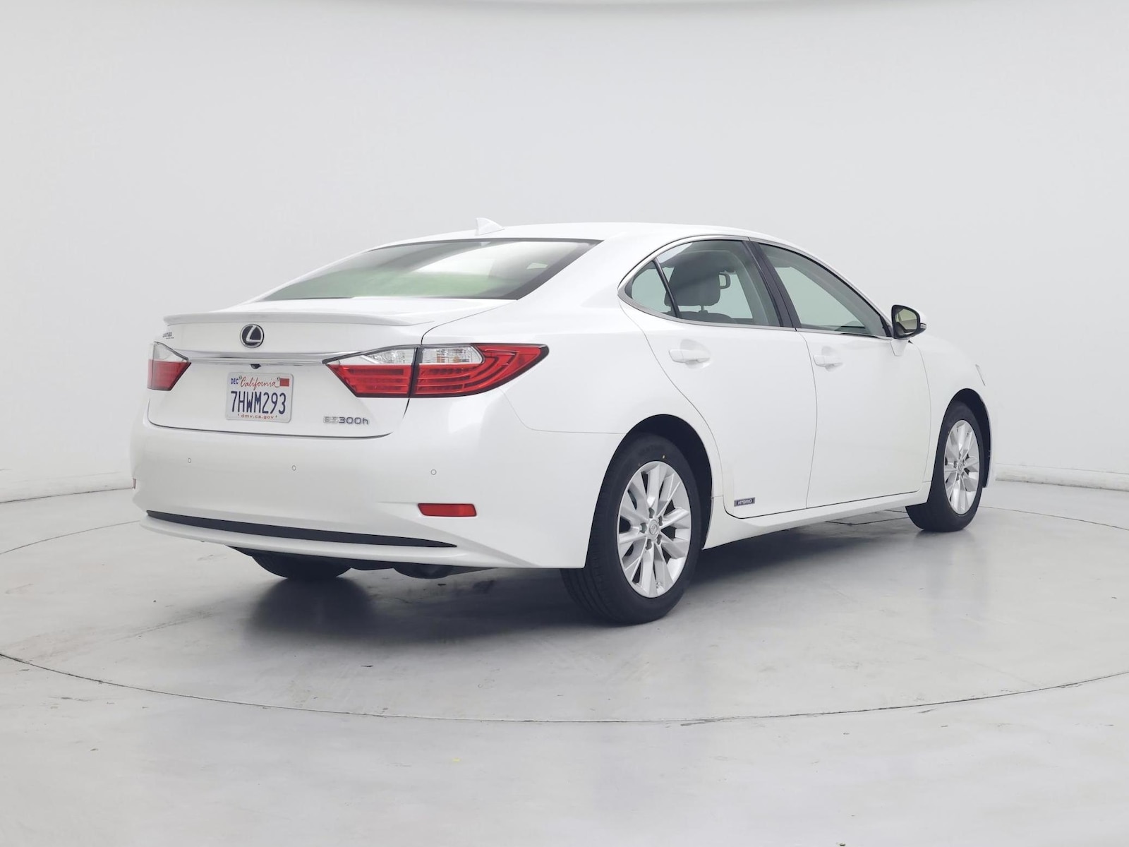 2015 Lexus ES 300h - Photo 9