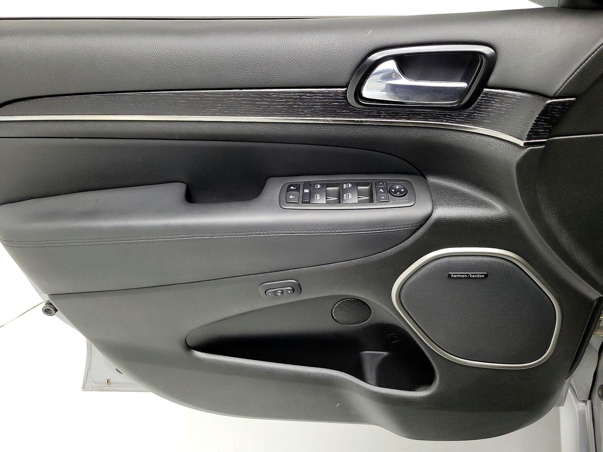 Thumbnail: 2021 Jeep Grand Cherokee - 12