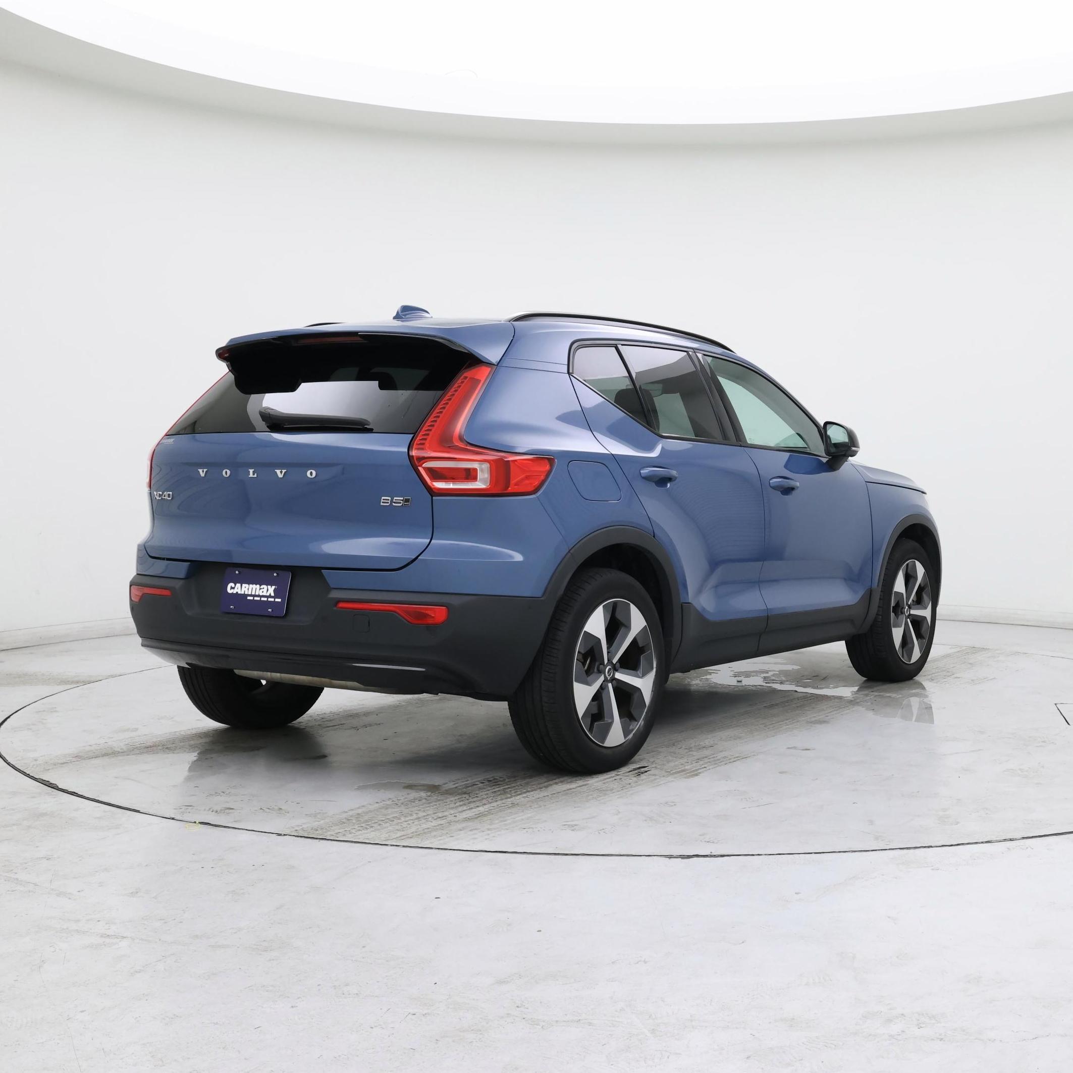 Thumbnail: 2023 Volvo XC40 - 8