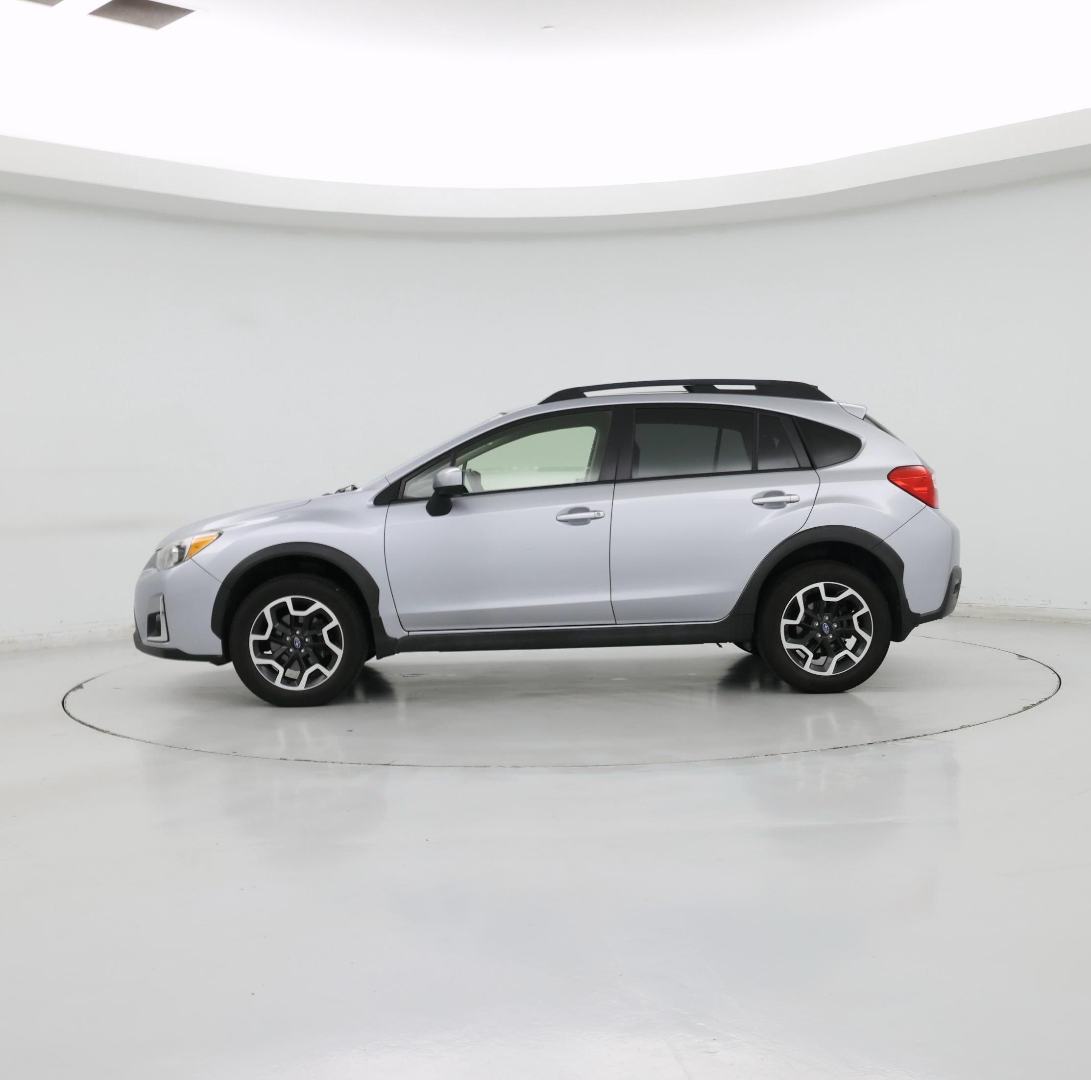 Thumbnail: 2017 Subaru Crosstrek - 3