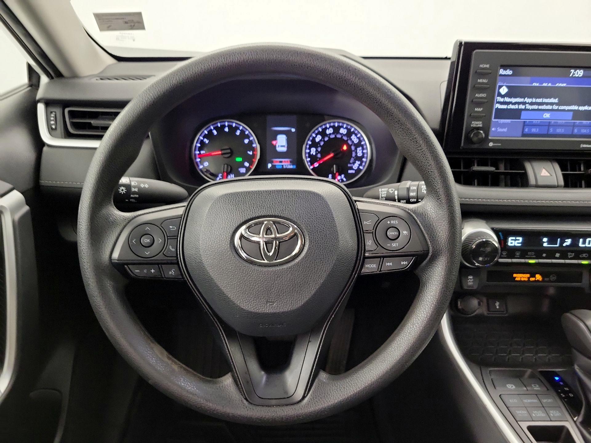 Thumbnail: 2022 Toyota RAV4 - 10