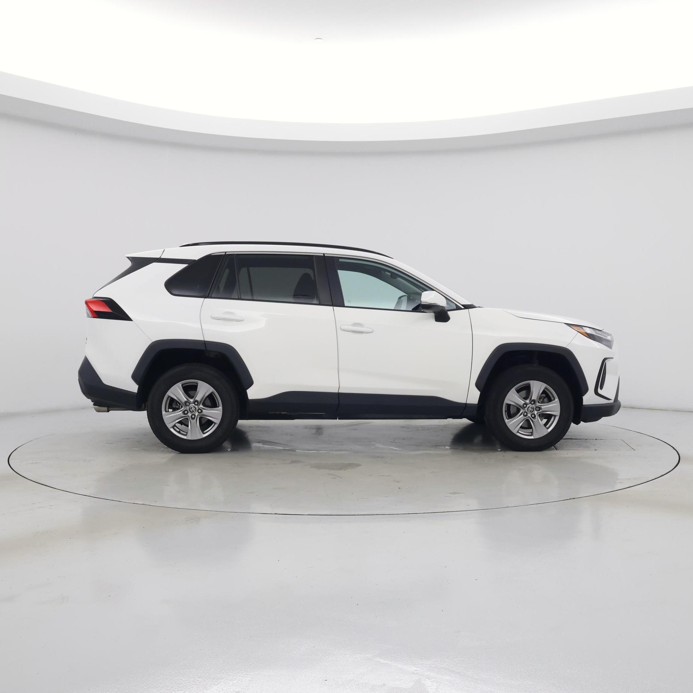 Thumbnail: 2022 Toyota RAV4 - 7