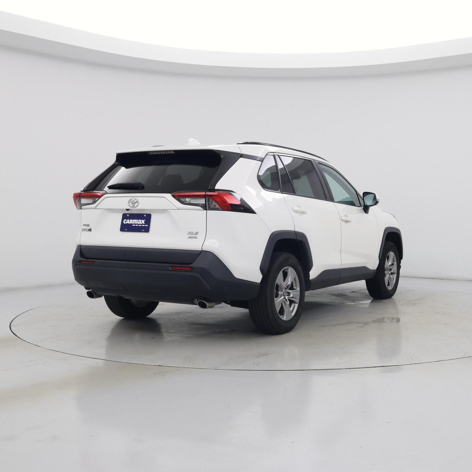 Thumbnail: 2022 Toyota RAV4 - 8