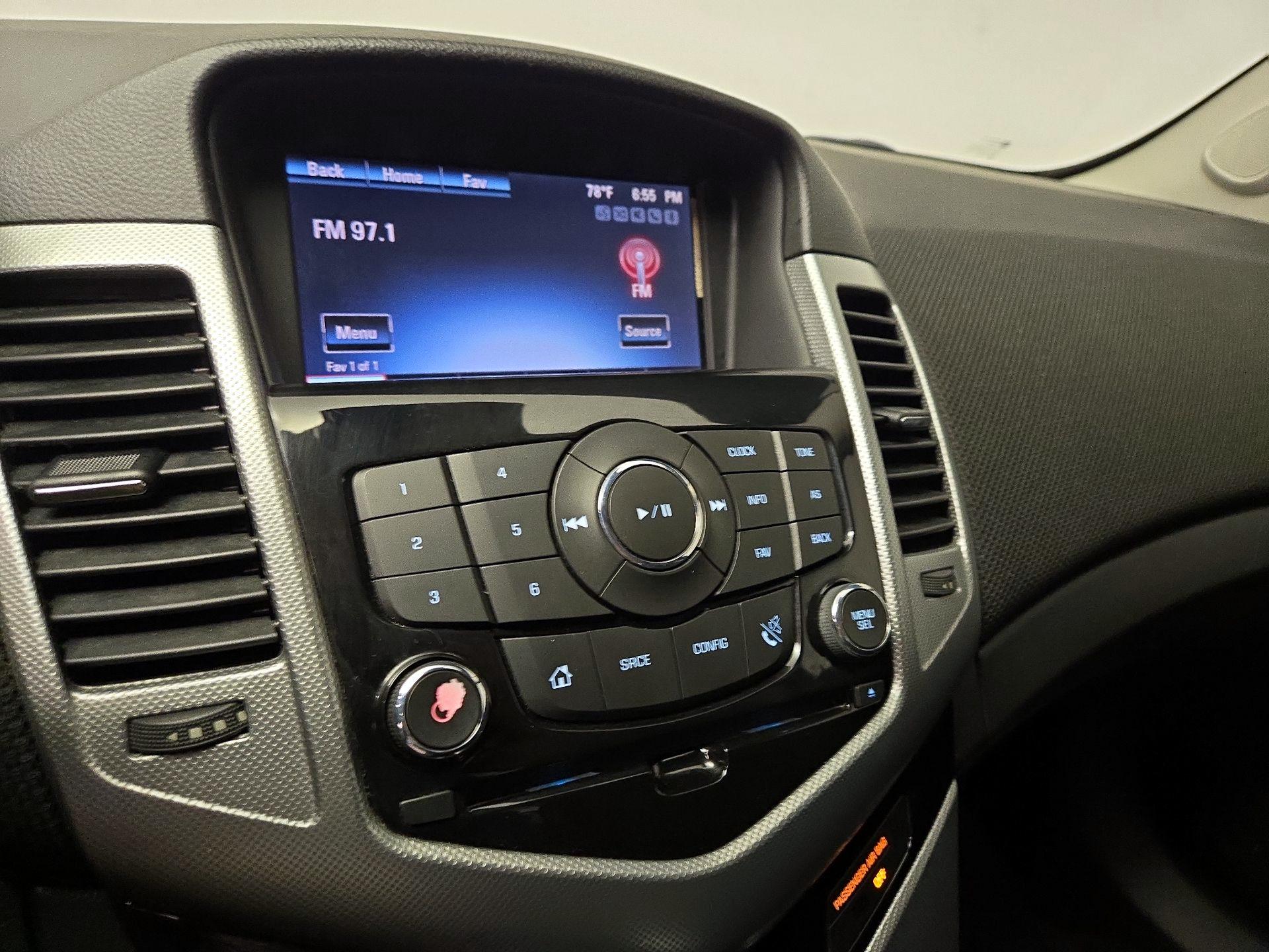 Thumbnail: 2016 Chevrolet Cruze - 15