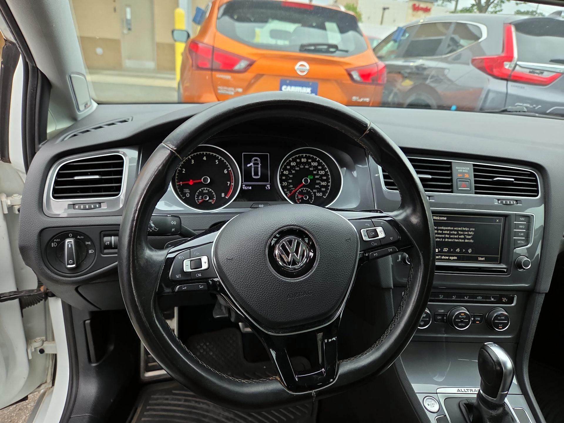 Thumbnail: 2017 Volkswagen Golf - 10