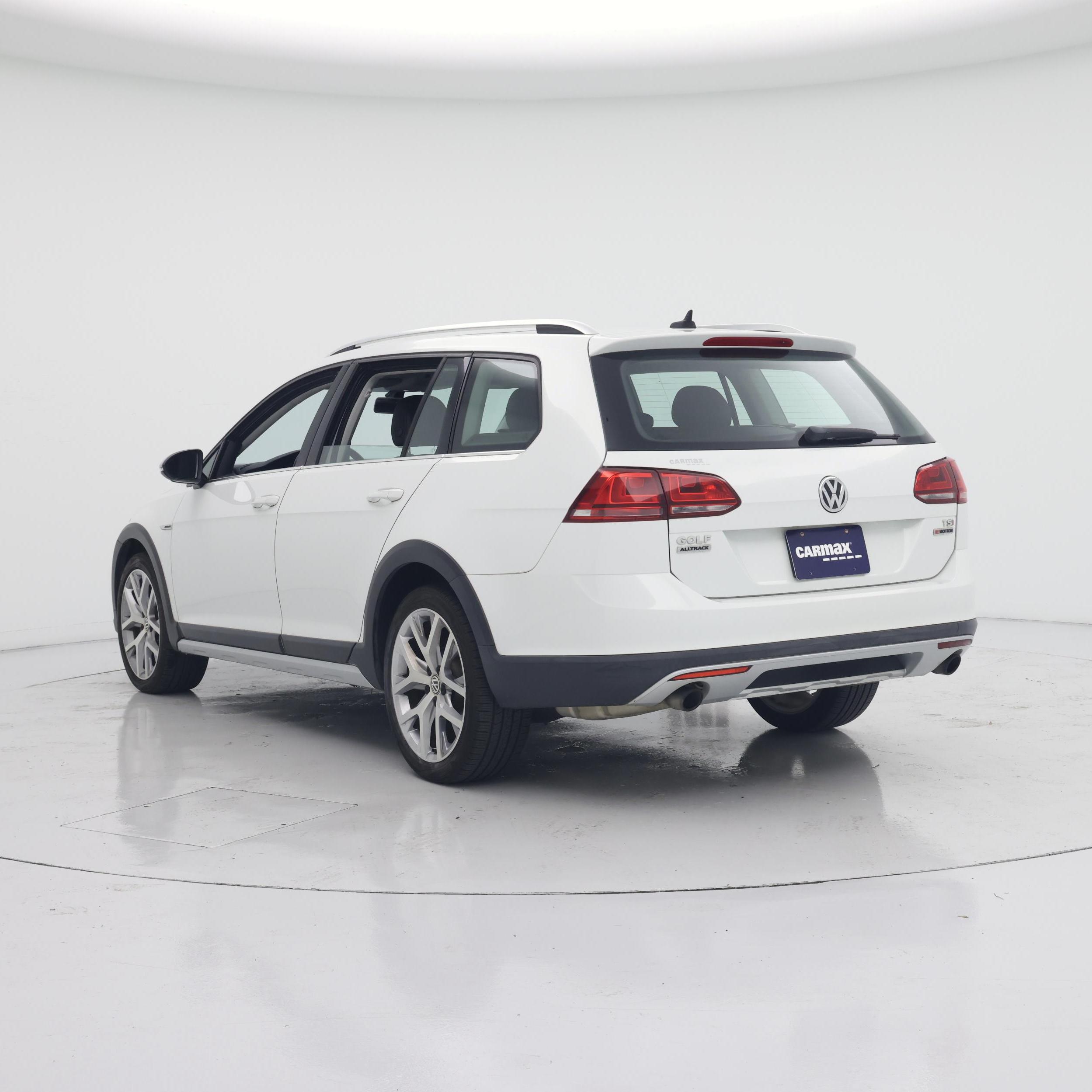 Thumbnail: 2017 Volkswagen Golf - 2