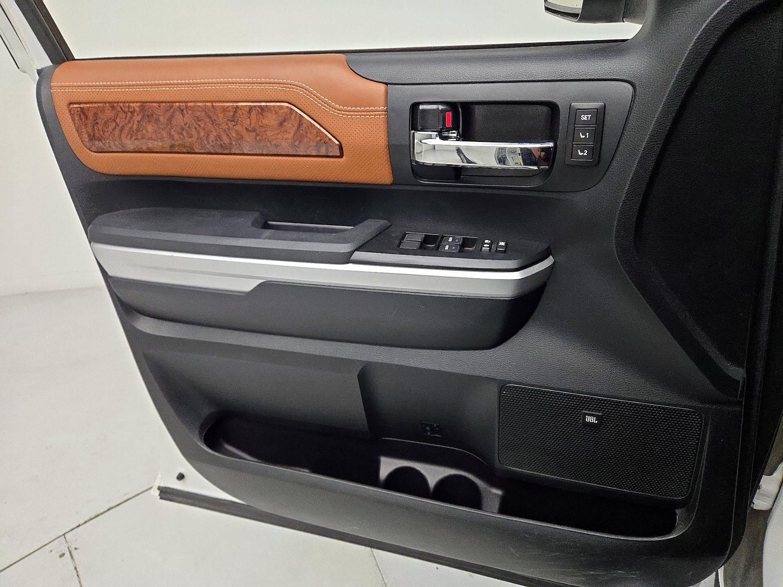 2016 Toyota Tundra 1794 Edition - Photo 13