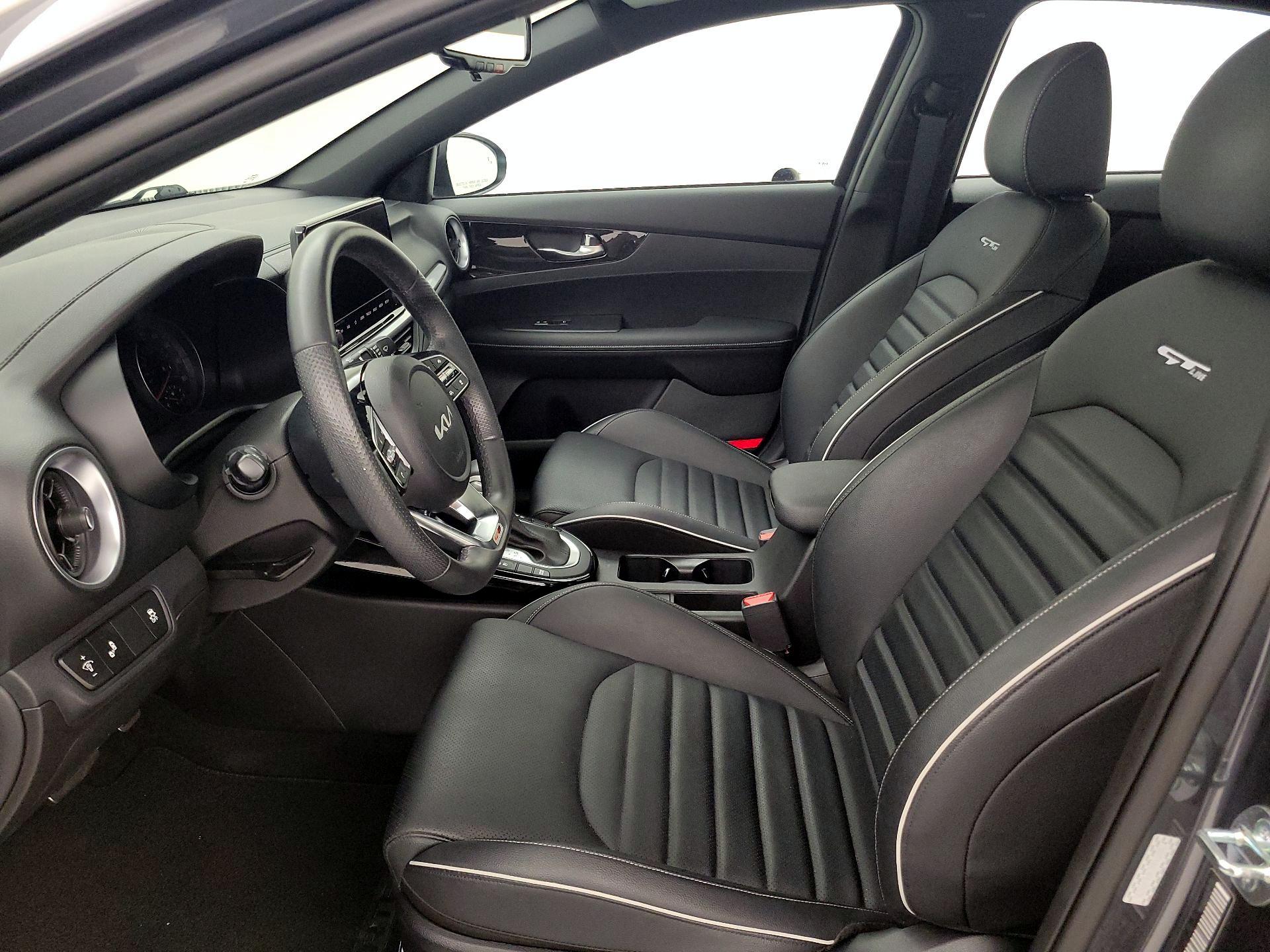 Thumbnail: 2023 Kia Forte - 11
