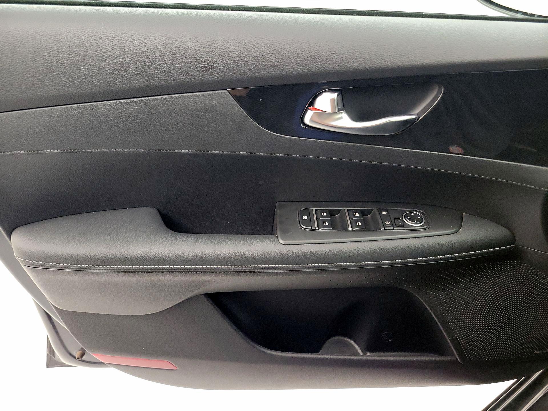 Thumbnail: 2023 Kia Forte - 12