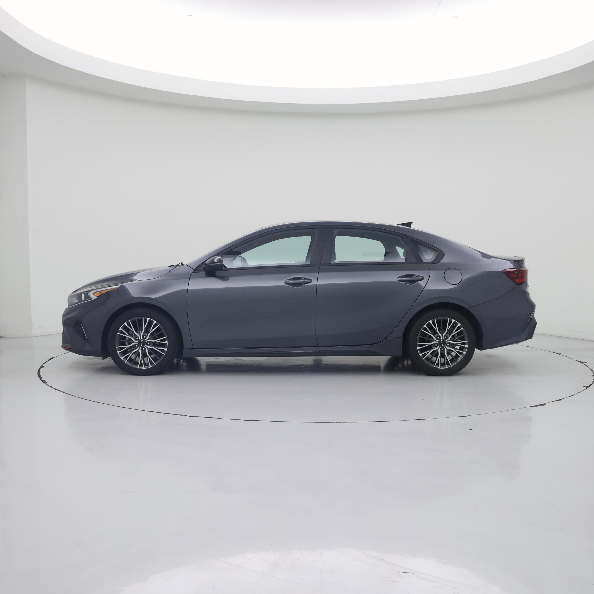 Thumbnail: 2023 Kia Forte - 3