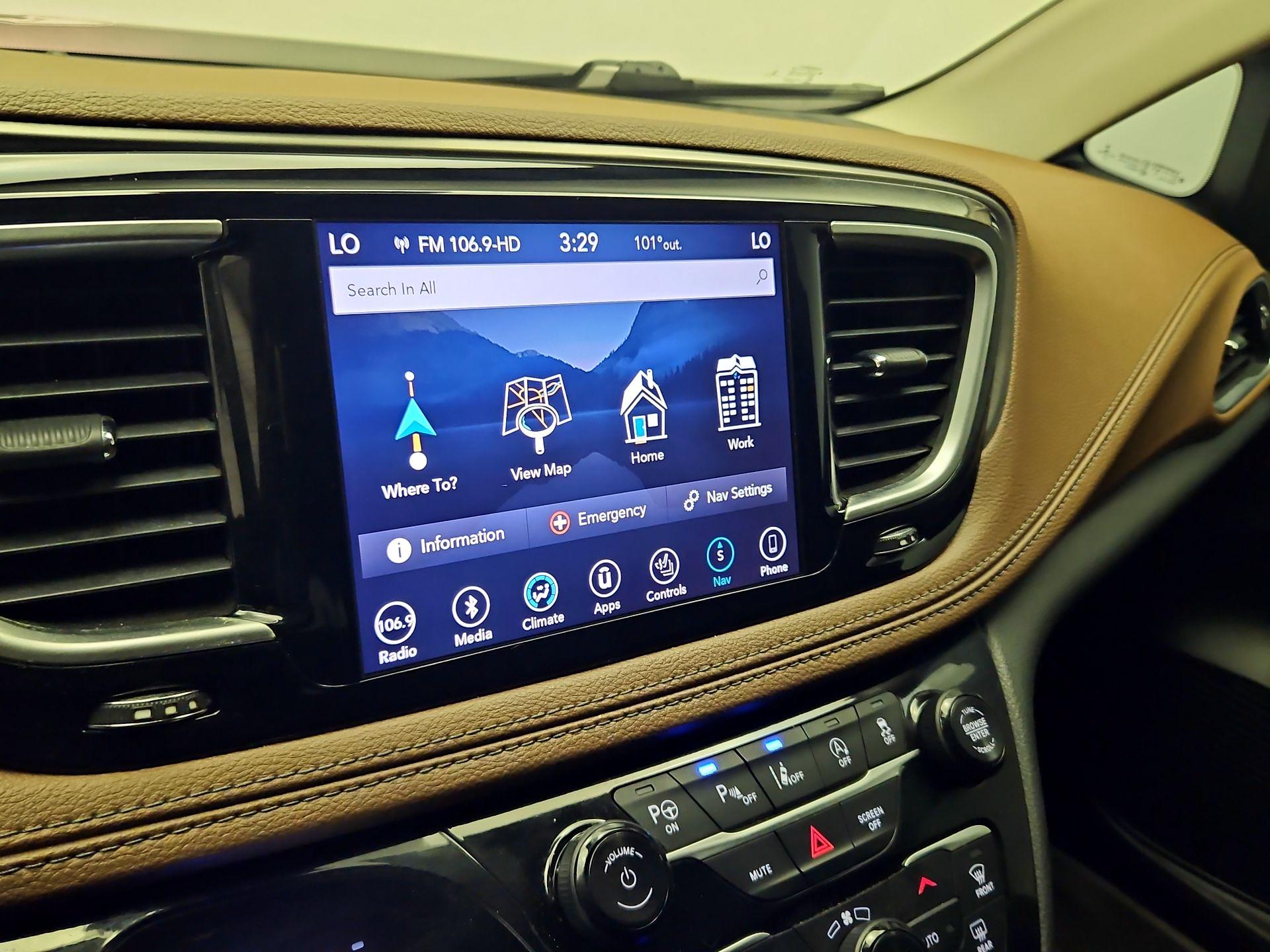 Thumbnail: 2018 Chrysler Pacifica - 14