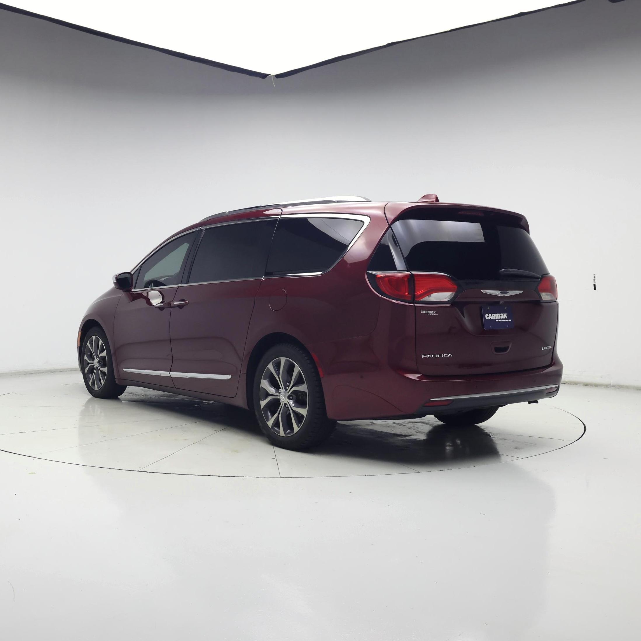 Thumbnail: 2018 Chrysler Pacifica - 2