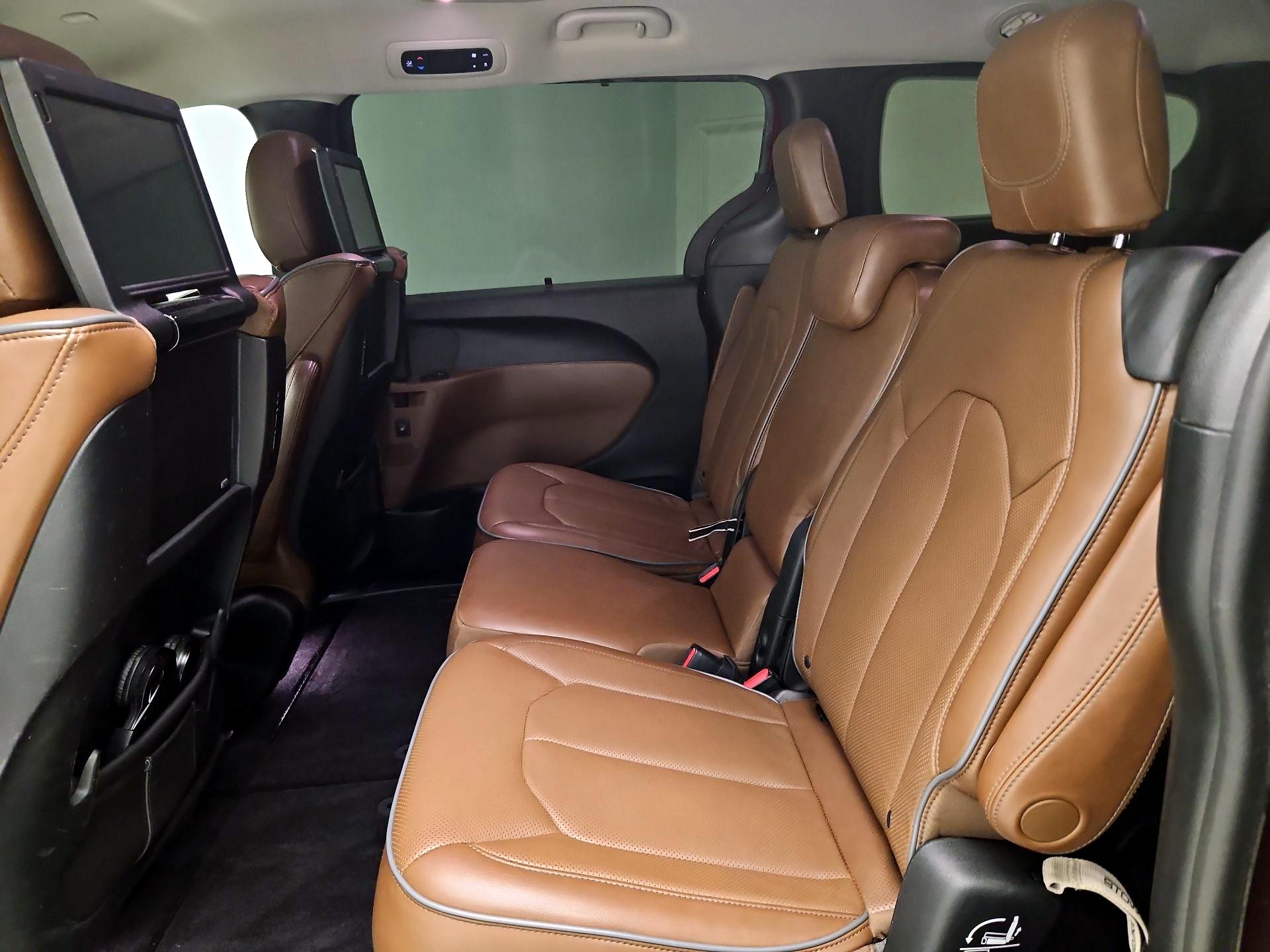 Thumbnail: 2018 Chrysler Pacifica - 20