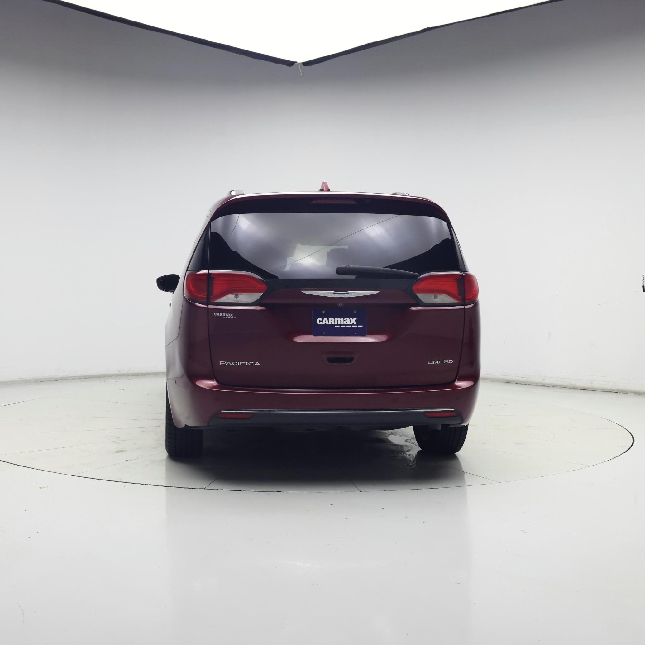 Thumbnail: 2018 Chrysler Pacifica - 6