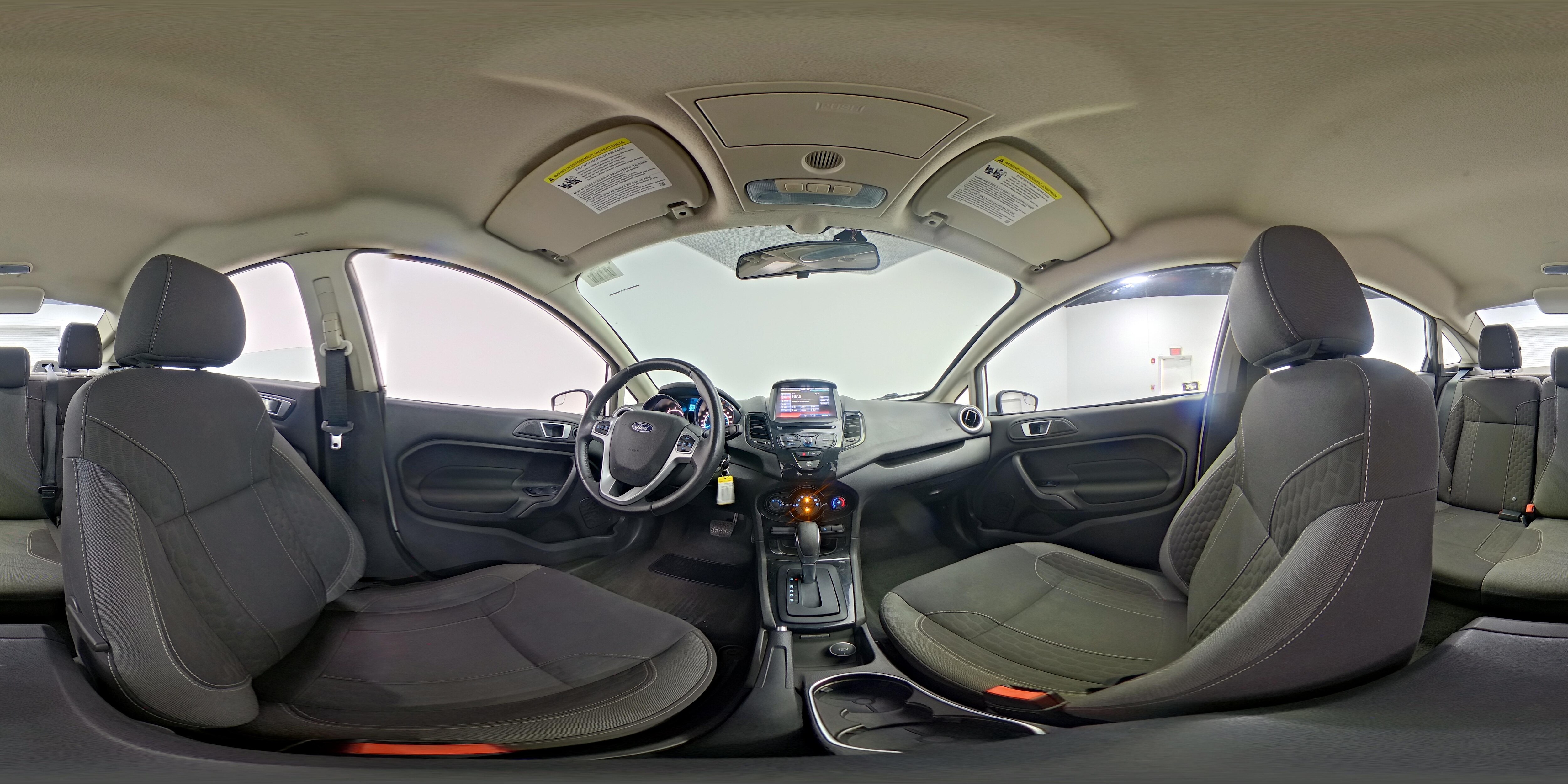 2015 Ford Fiesta SE - Photo 23
