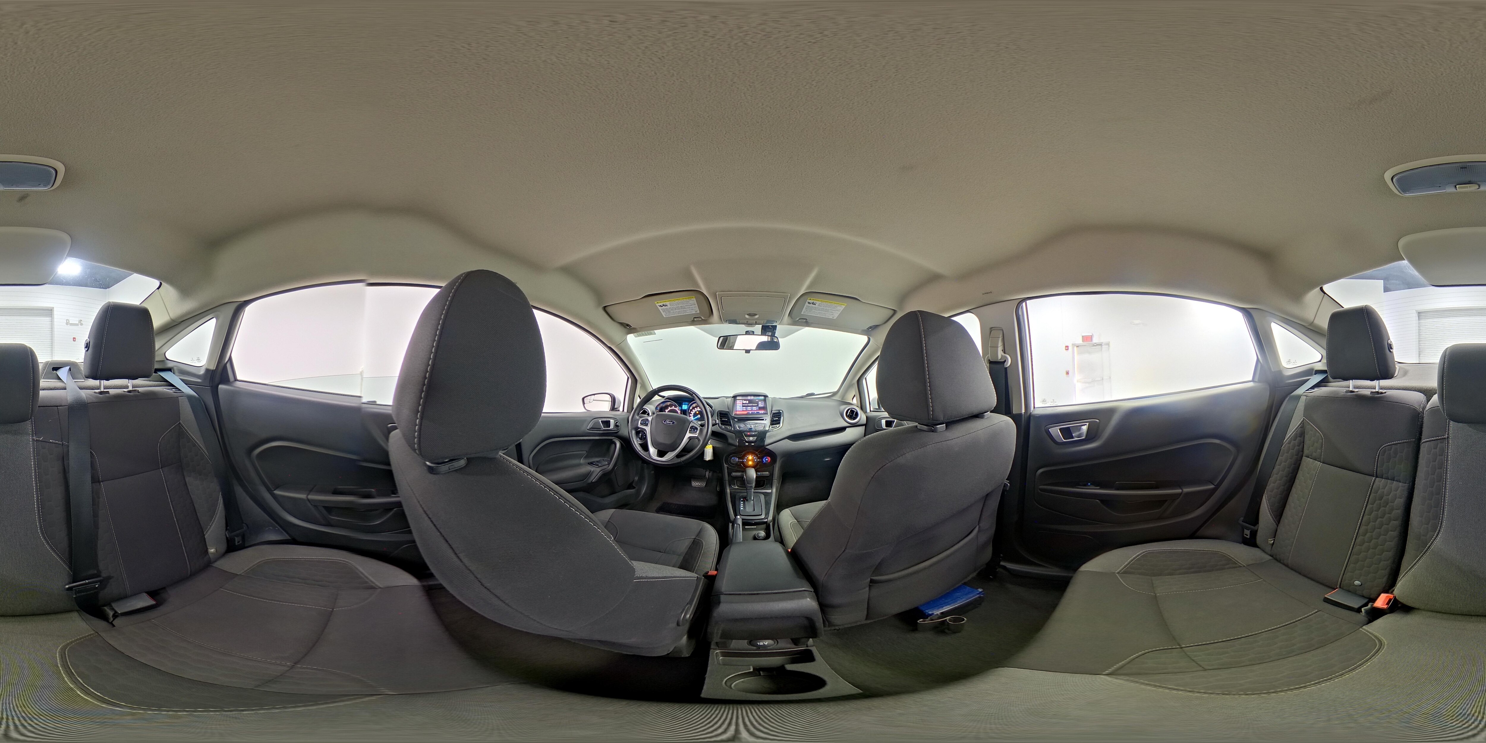 2015 Ford Fiesta SE - Photo 24