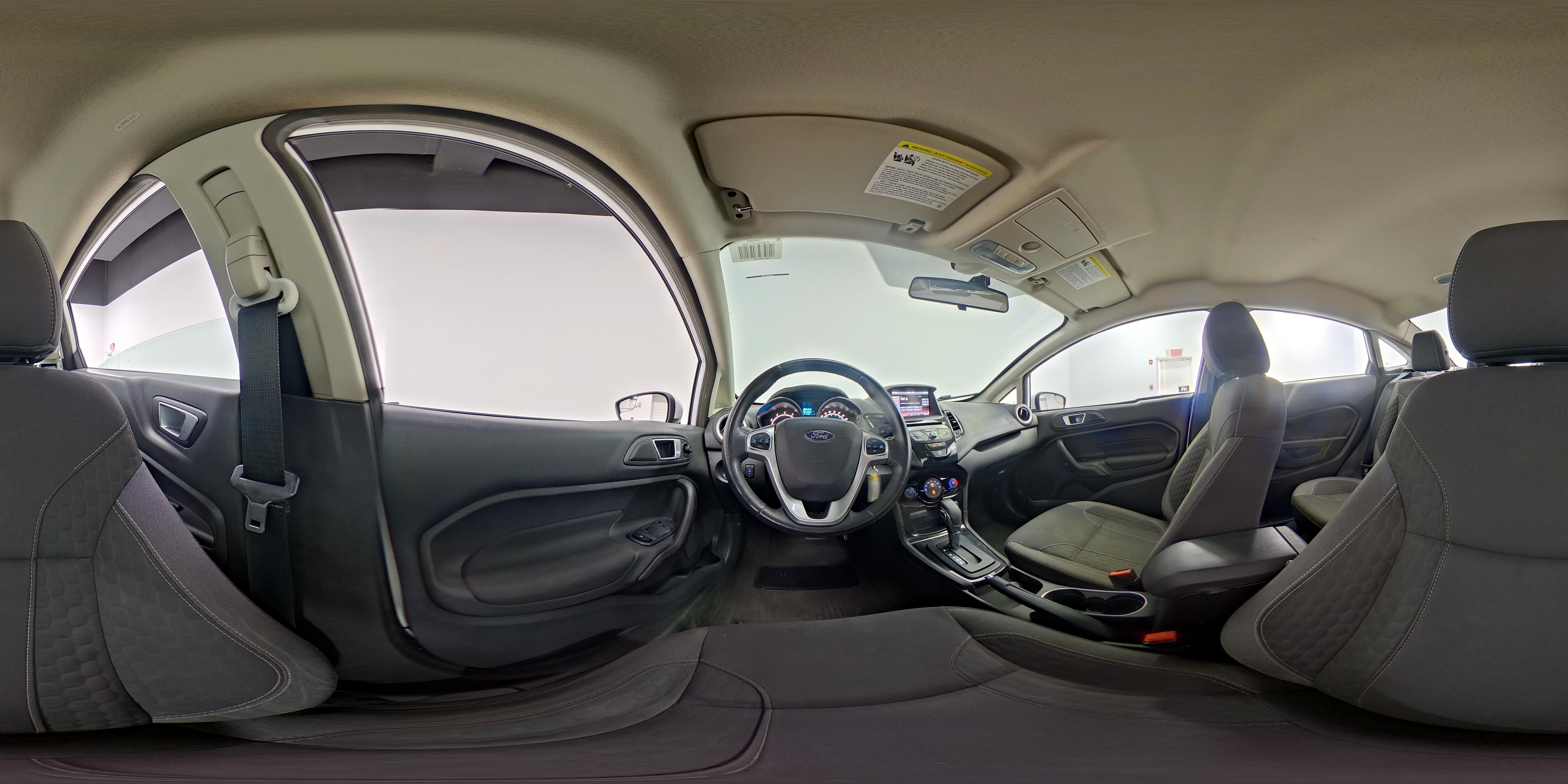 2015 Ford Fiesta SE - Photo 25