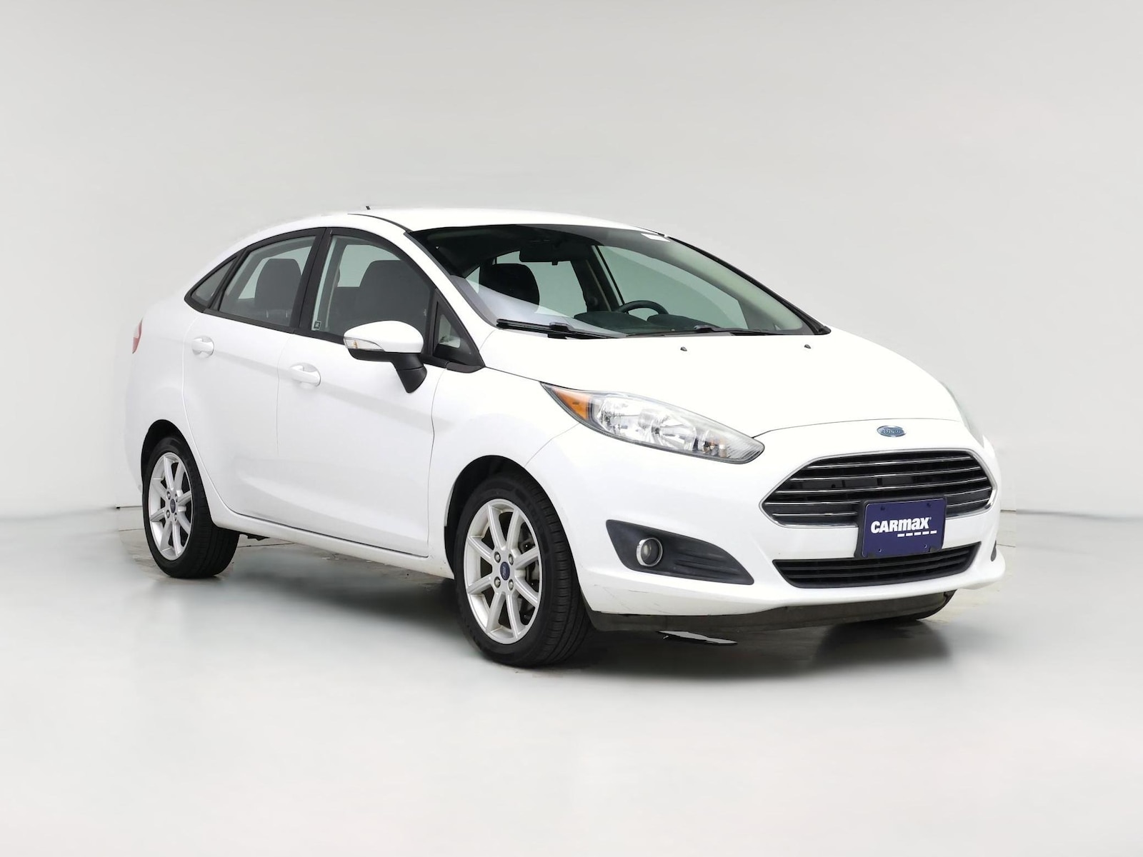 2015 Ford Fiesta SE - Photo 1