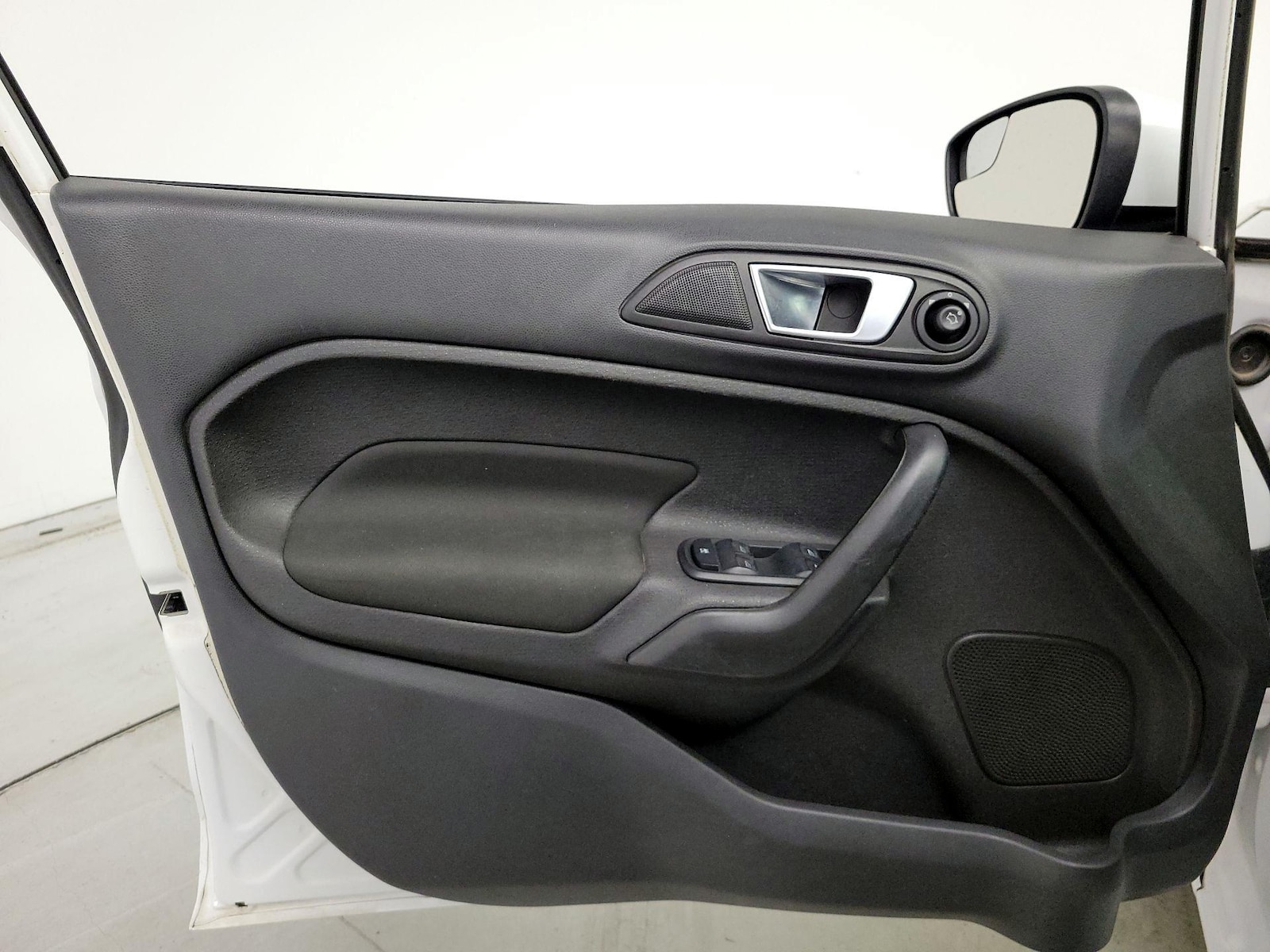 2015 Ford Fiesta SE - Photo 13