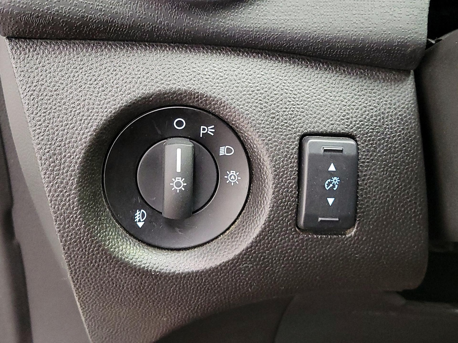 2015 Ford Fiesta SE - Photo 14