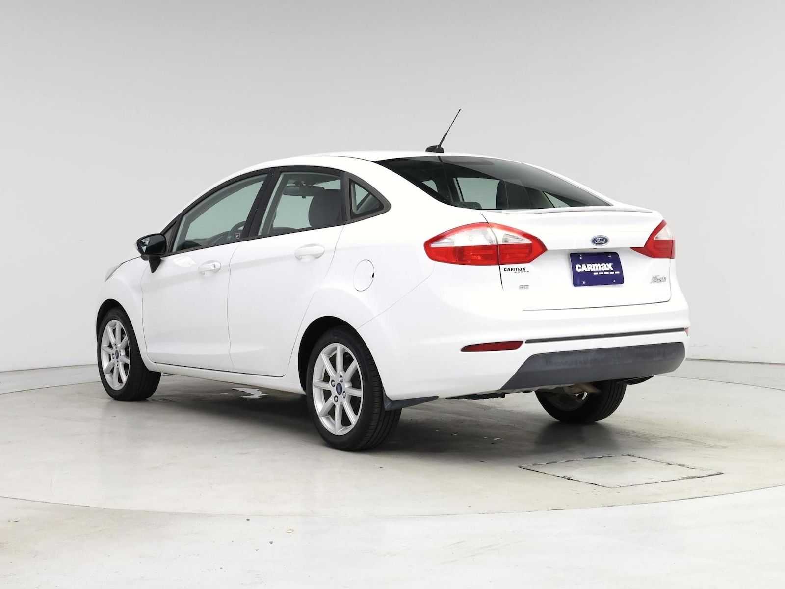 2015 Ford Fiesta SE - Photo 3