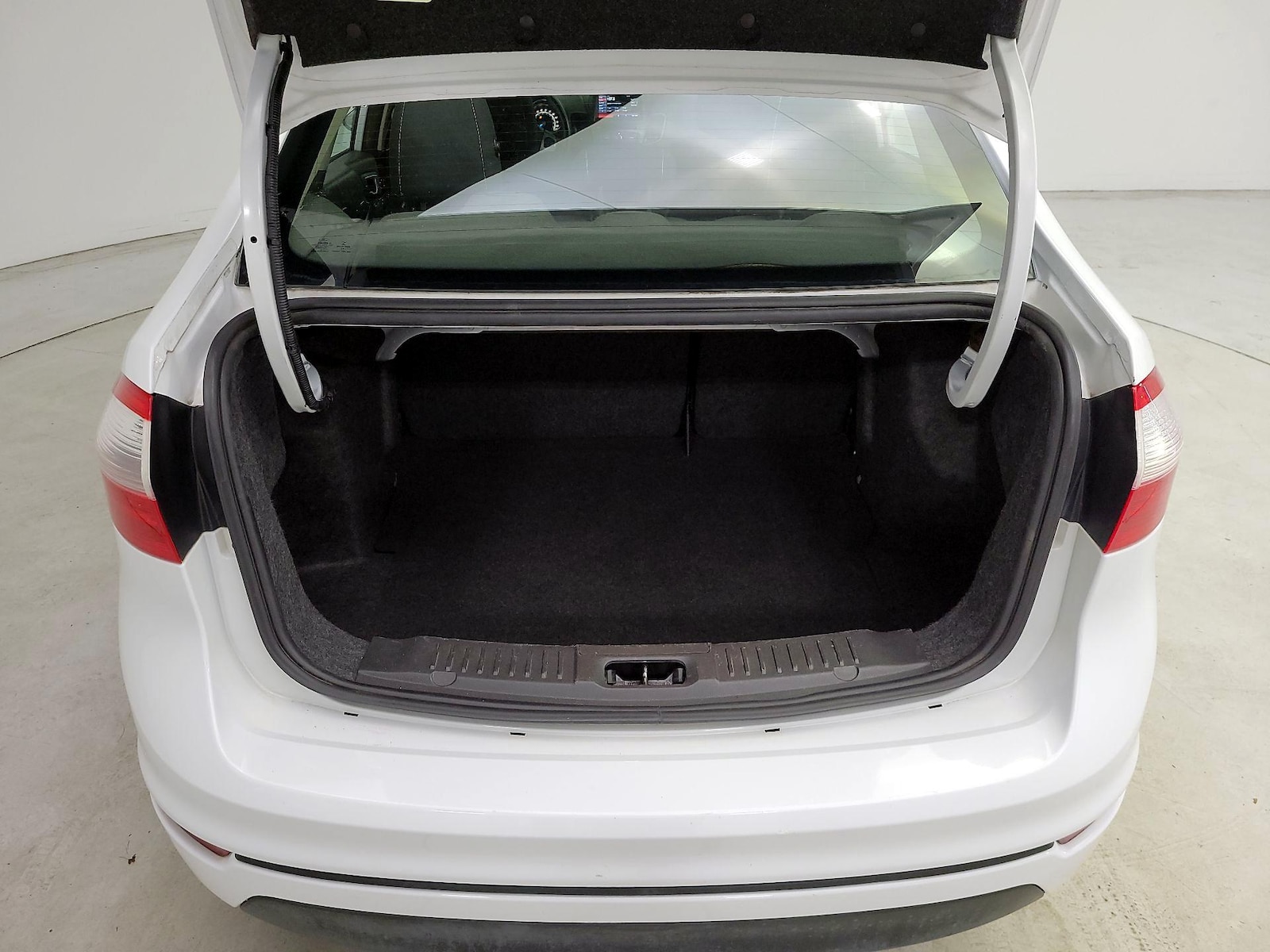 2015 Ford Fiesta SE - Photo 20
