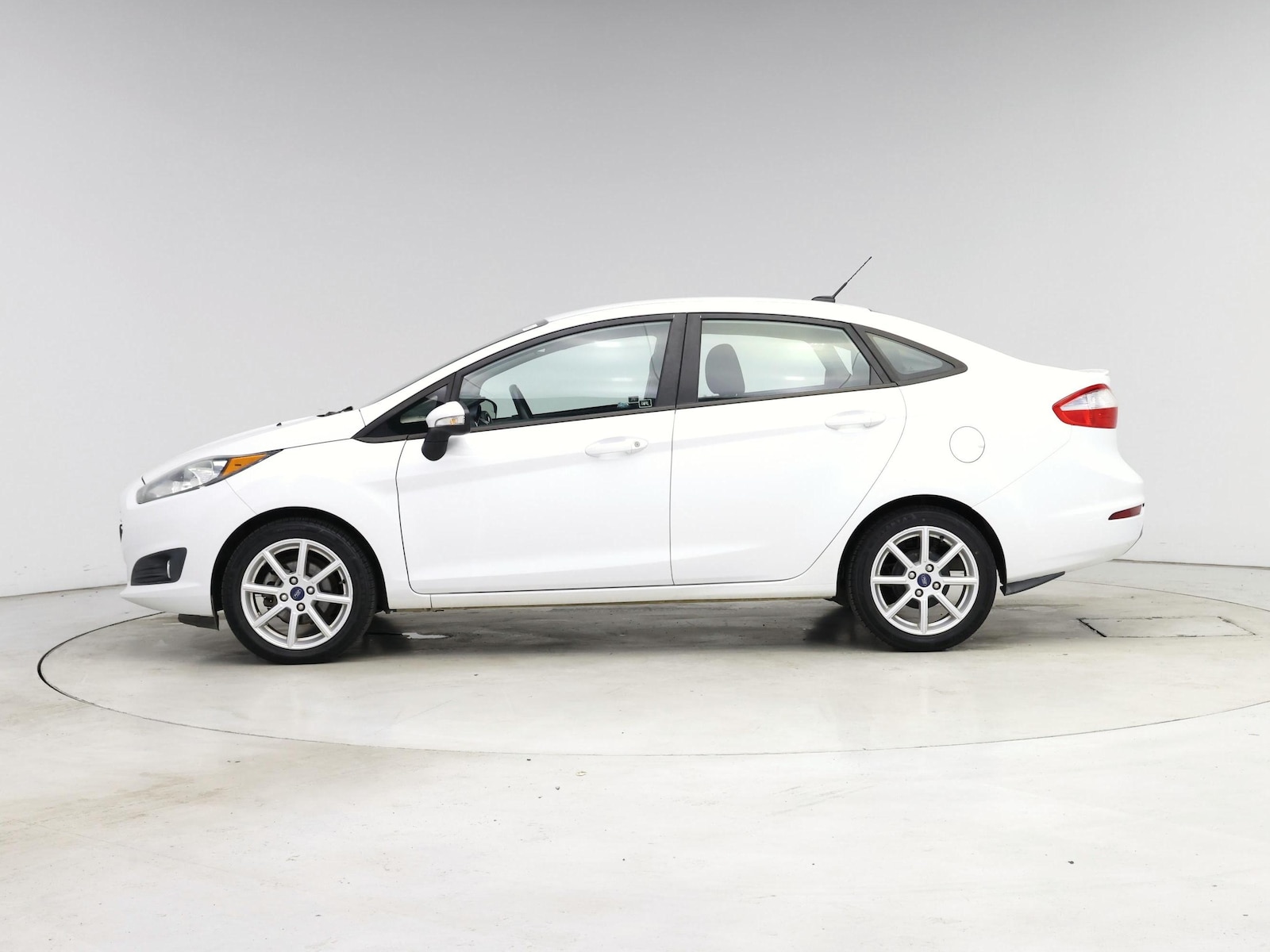2015 Ford Fiesta SE - Photo 4