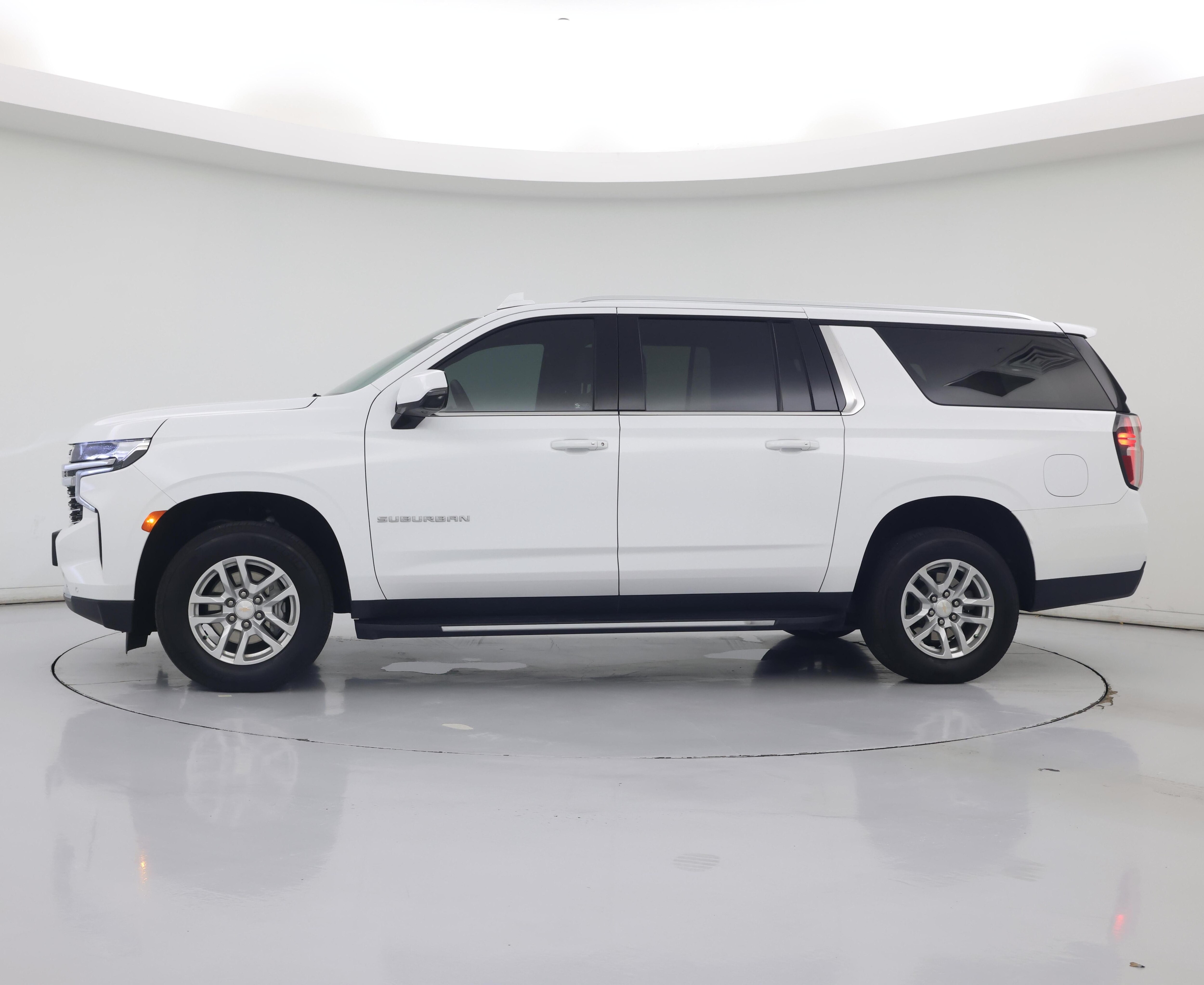 Thumbnail: 2022 Chevrolet Suburban - 3