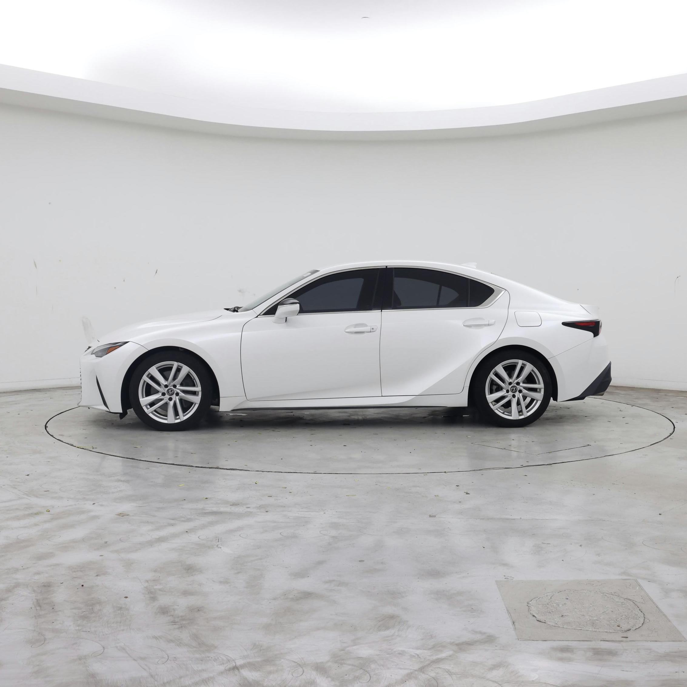 Thumbnail: 2022 Lexus IS - 3
