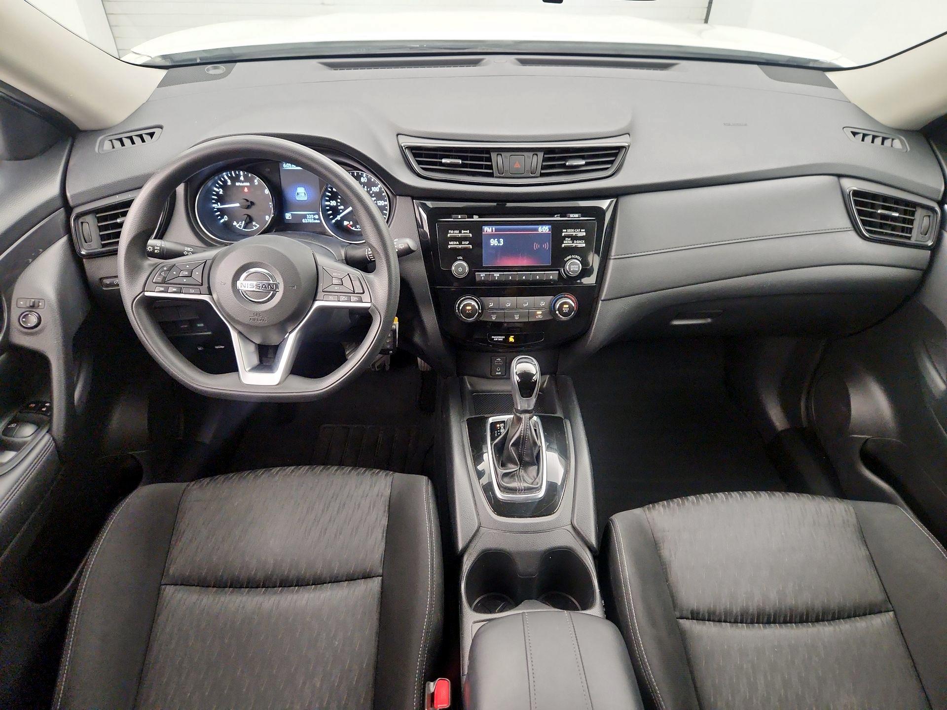 Thumbnail: 2017 Nissan Rogue - 9