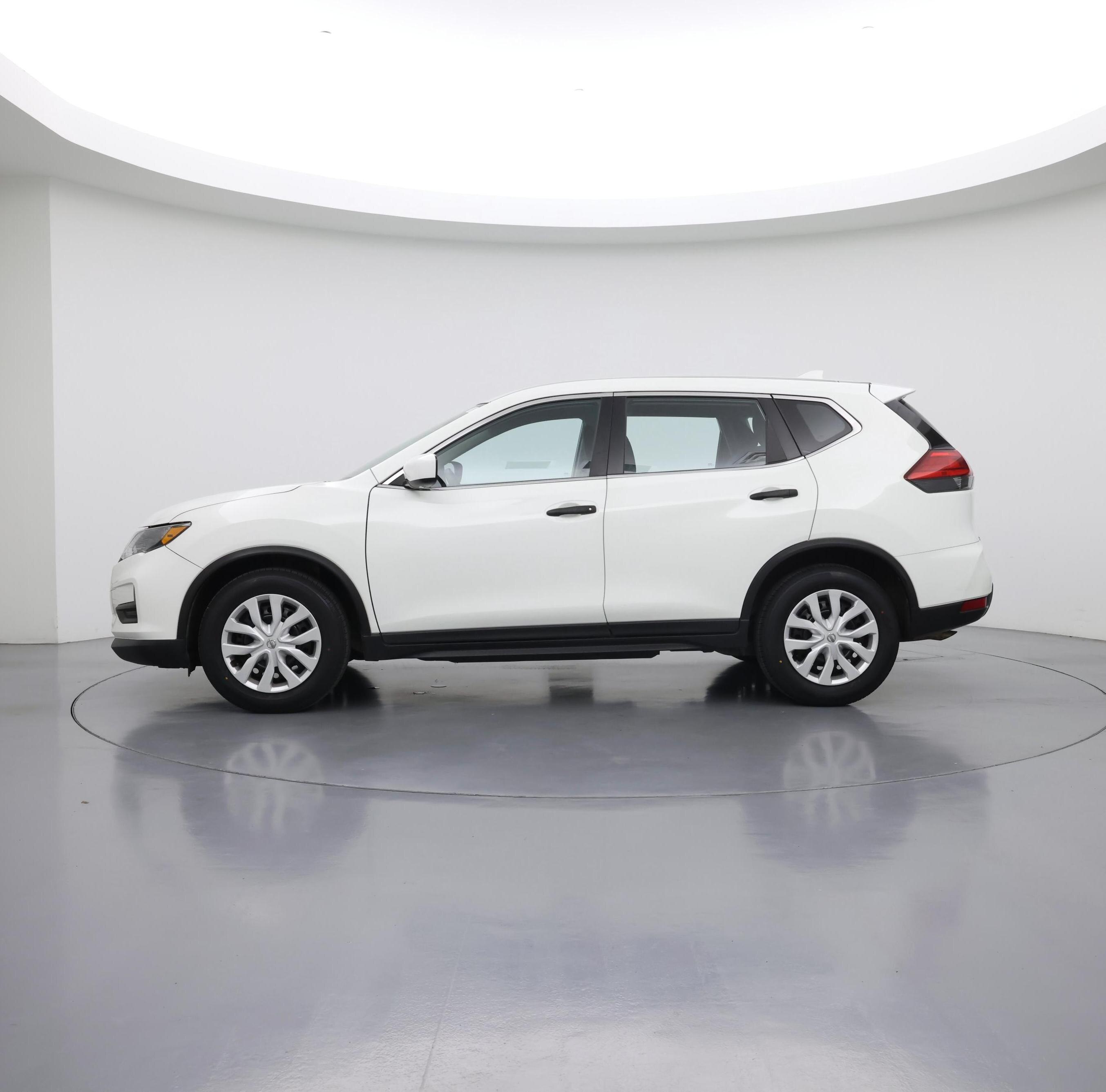 Thumbnail: 2017 Nissan Rogue - 3