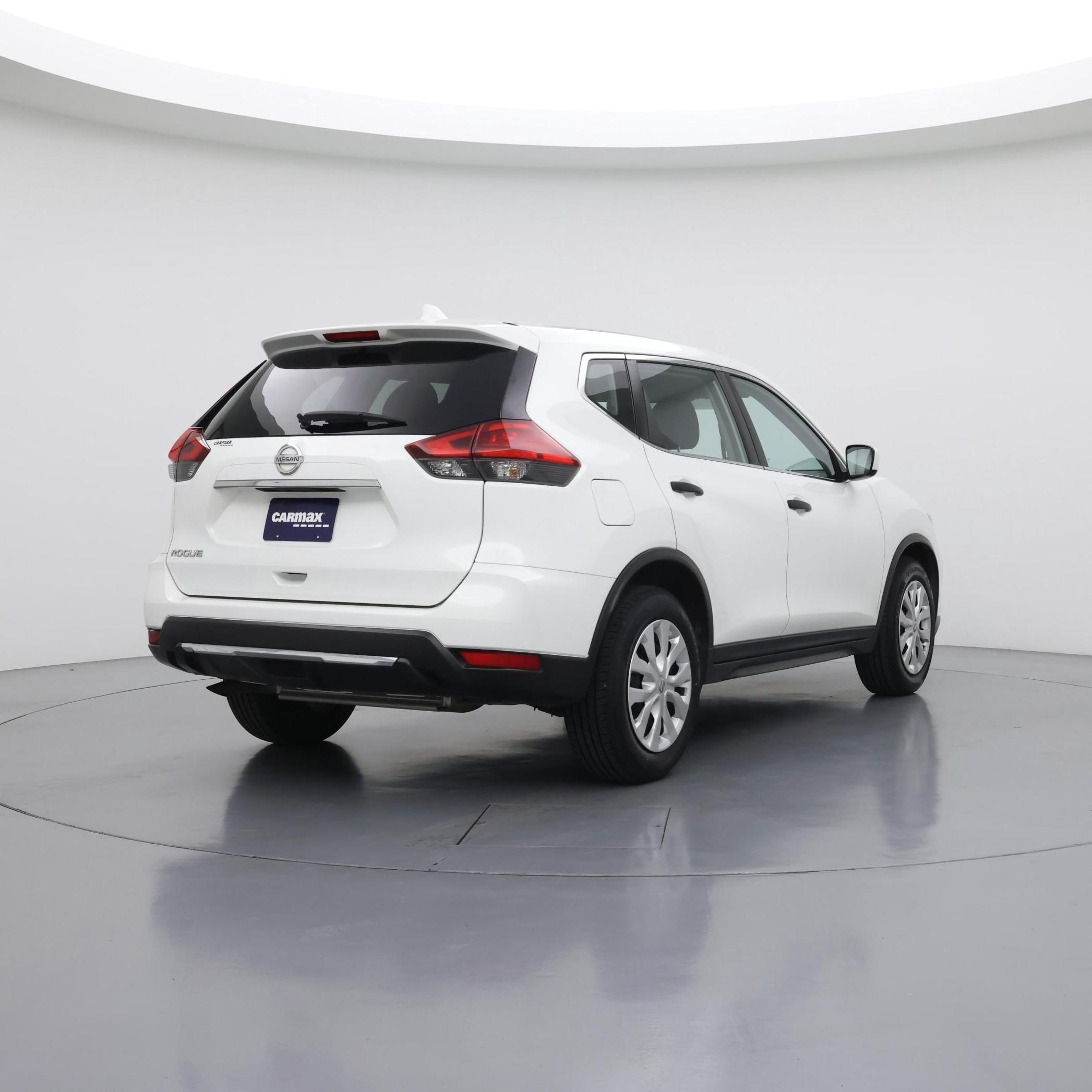 Thumbnail: 2017 Nissan Rogue - 8