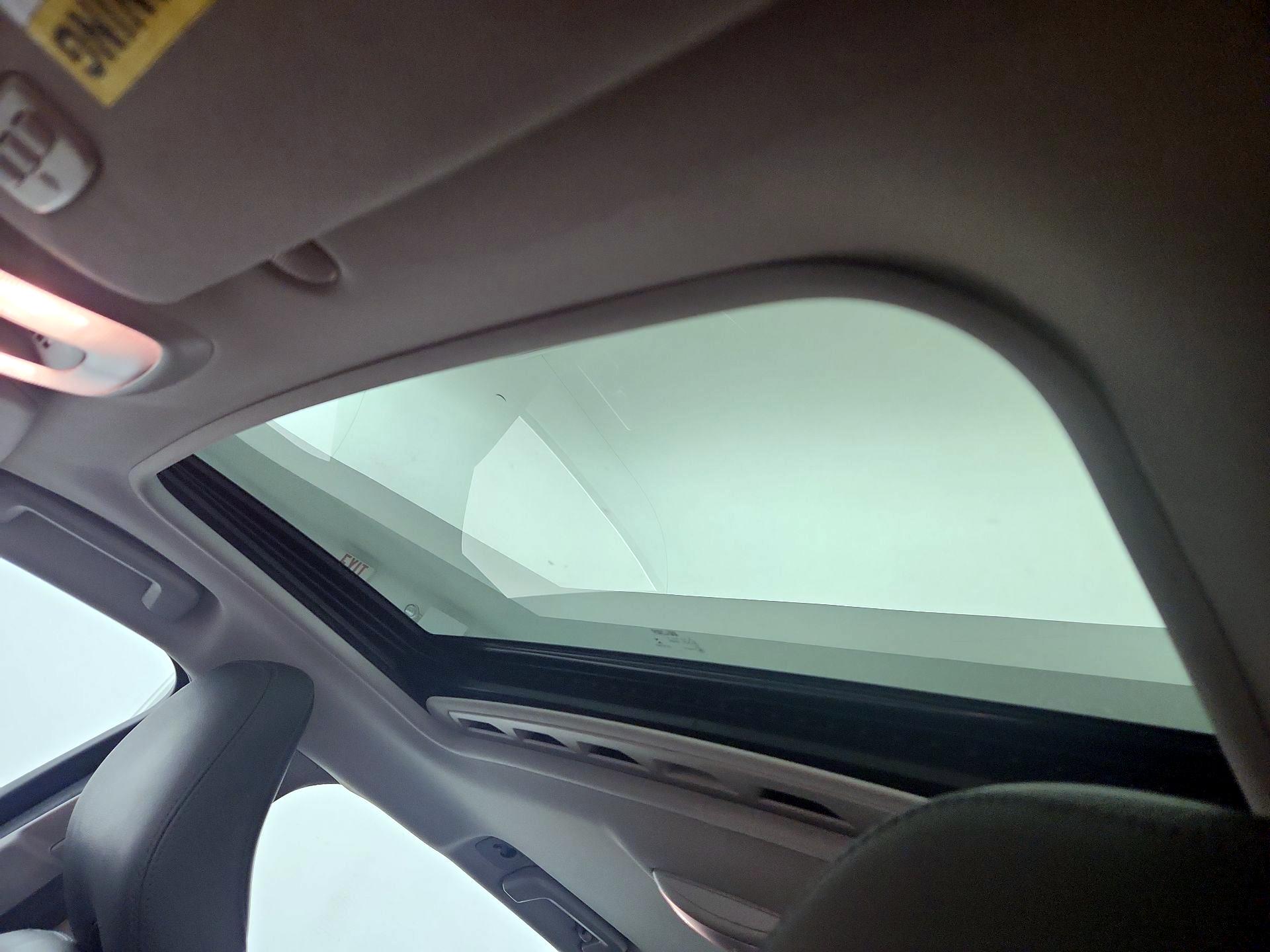 Thumbnail: 2016 Volvo V60 - 17
