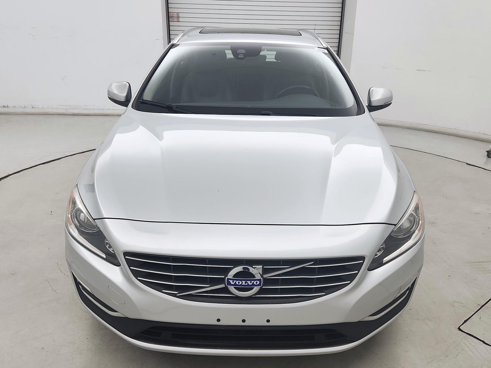 Thumbnail: 2016 Volvo V60 - 2