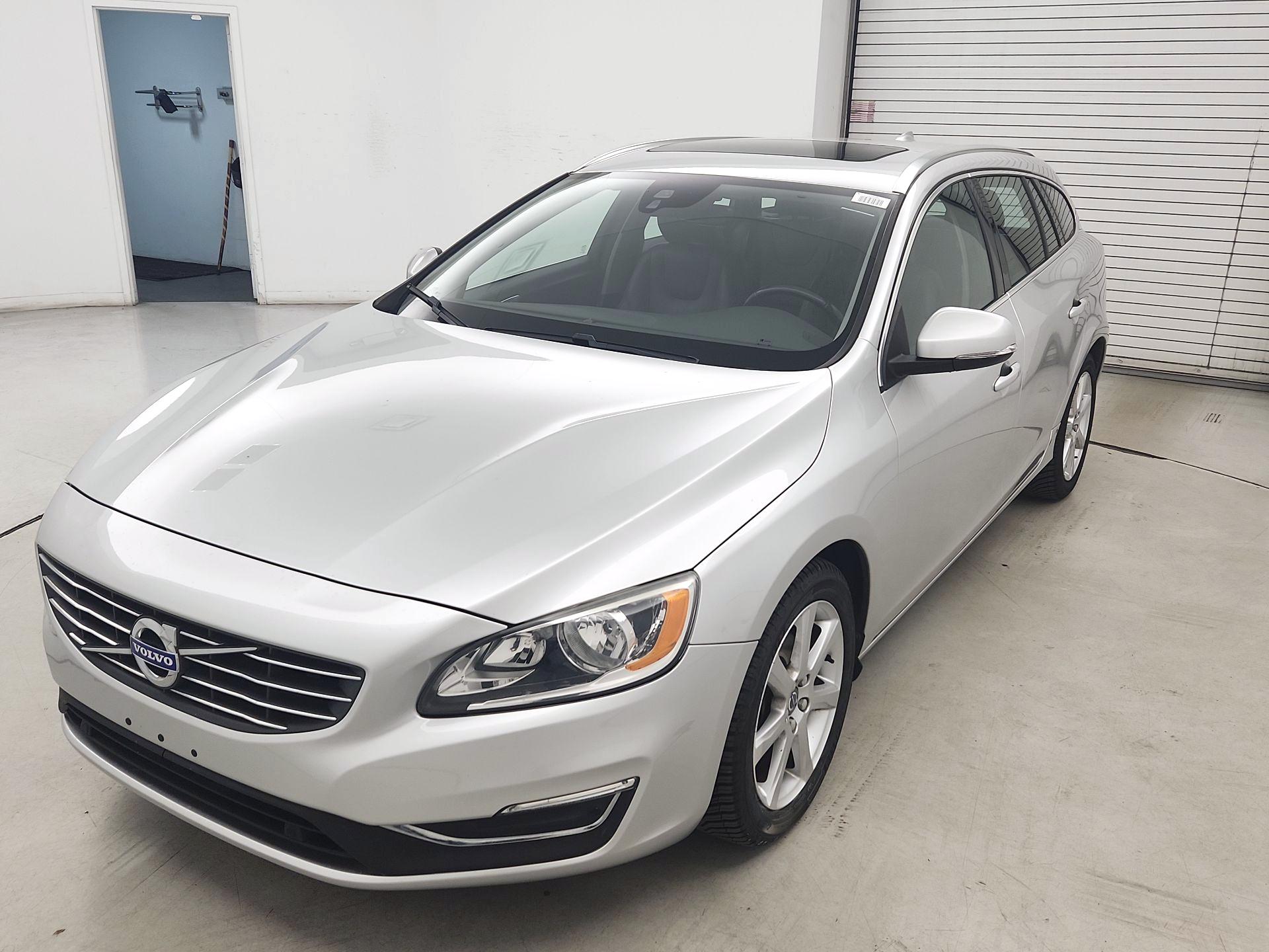 Thumbnail: 2016 Volvo V60 - 3