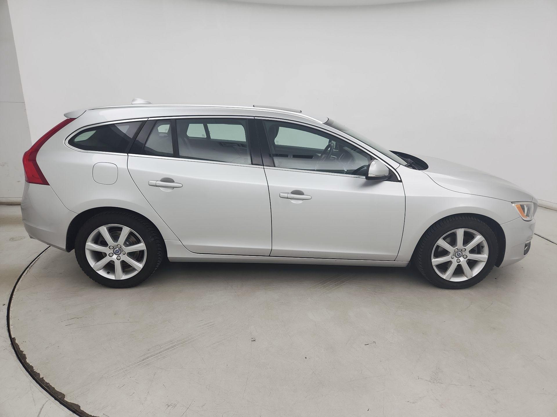 Thumbnail: 2016 Volvo V60 - 4