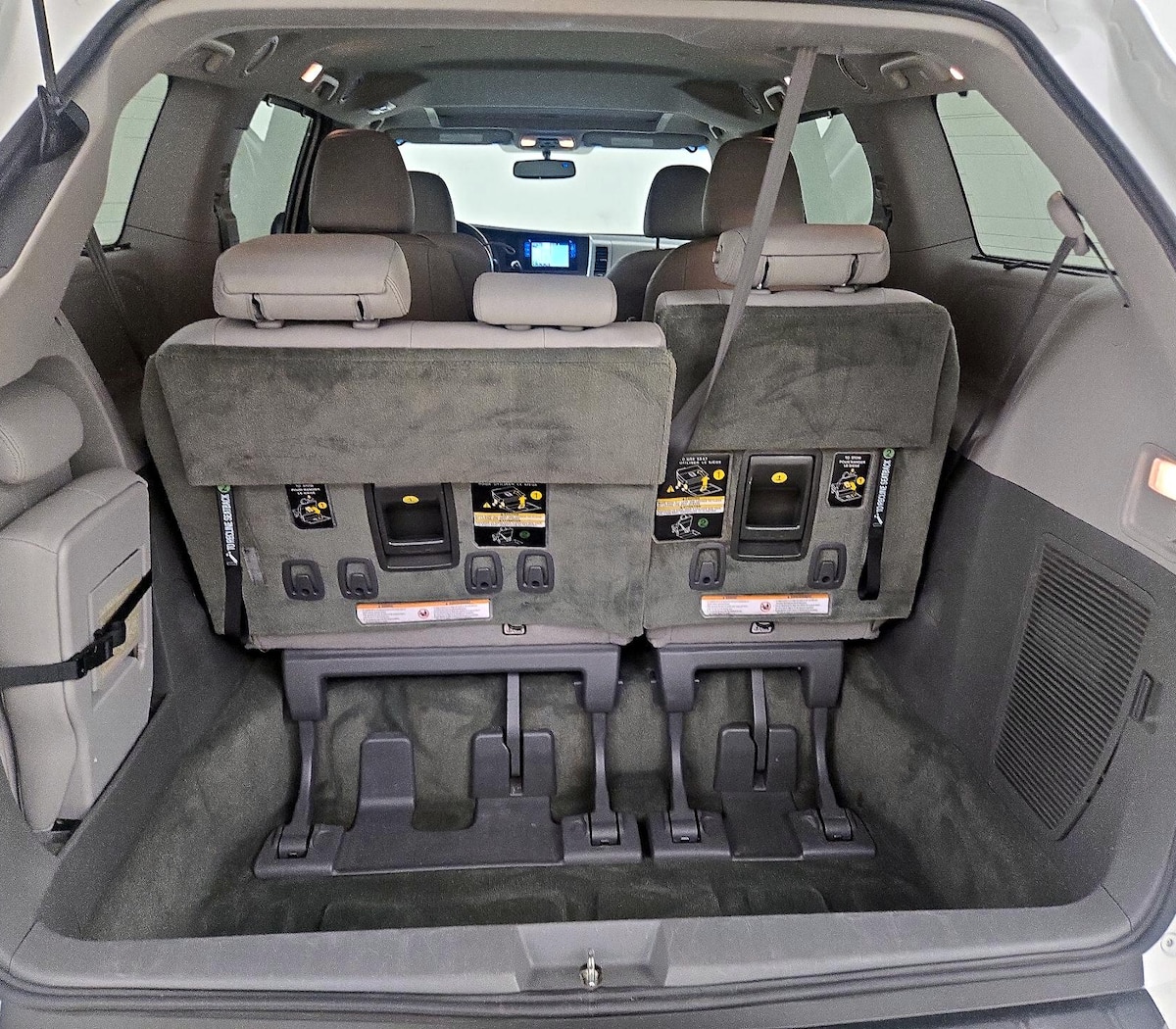 Trunk/Cargo (Seats Up)