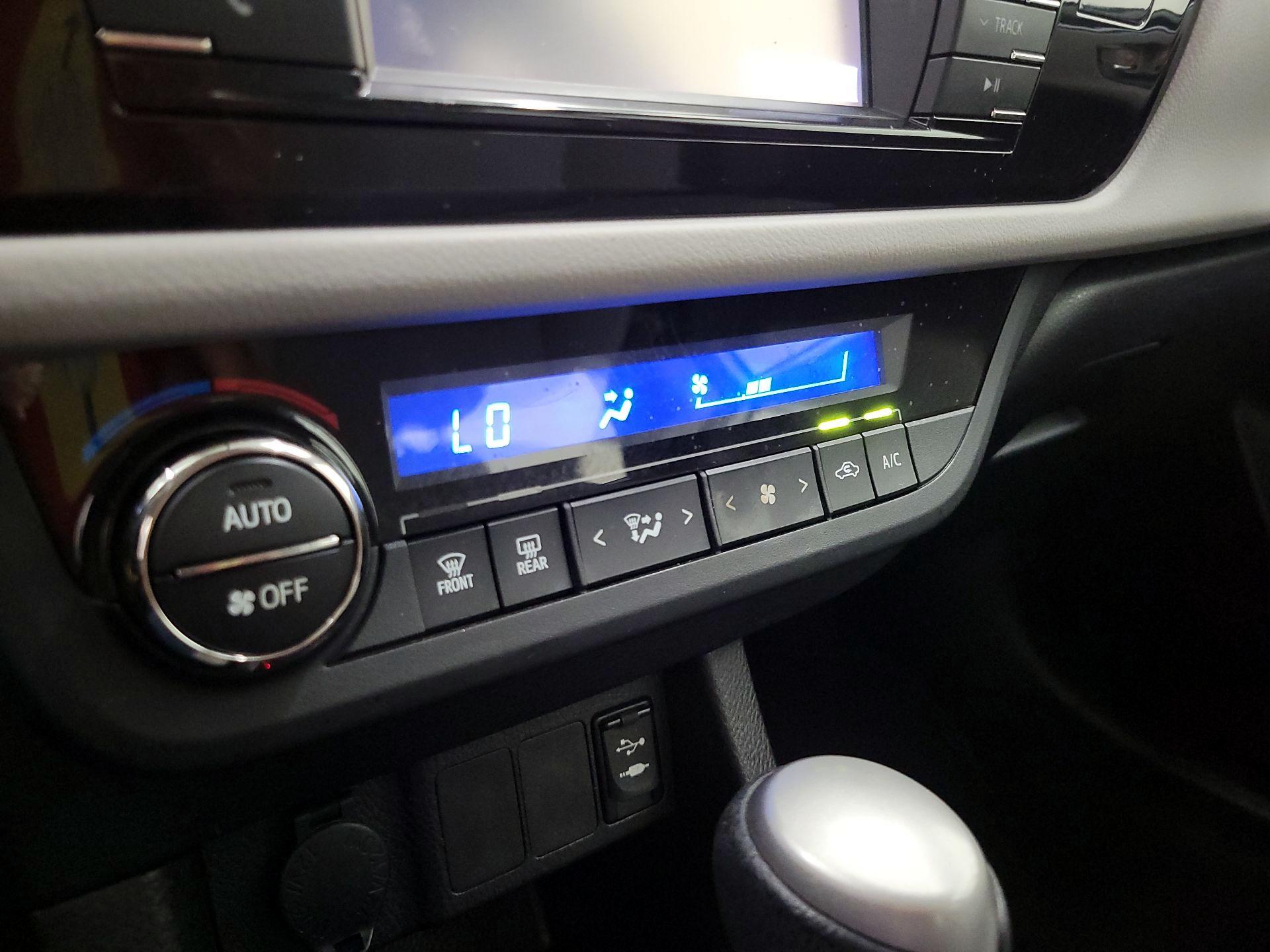 Thumbnail: 2016 Toyota Corolla - 16