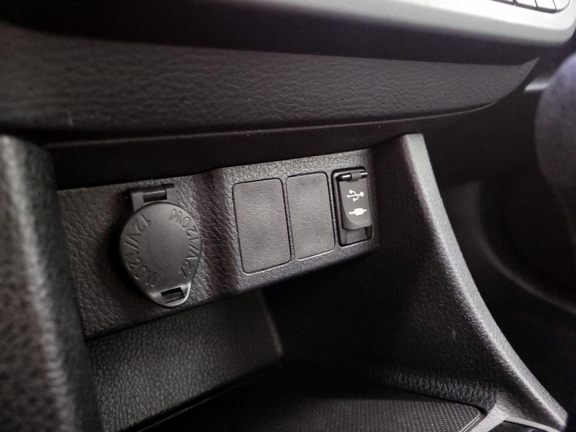 Thumbnail: 2016 Toyota Corolla - 18
