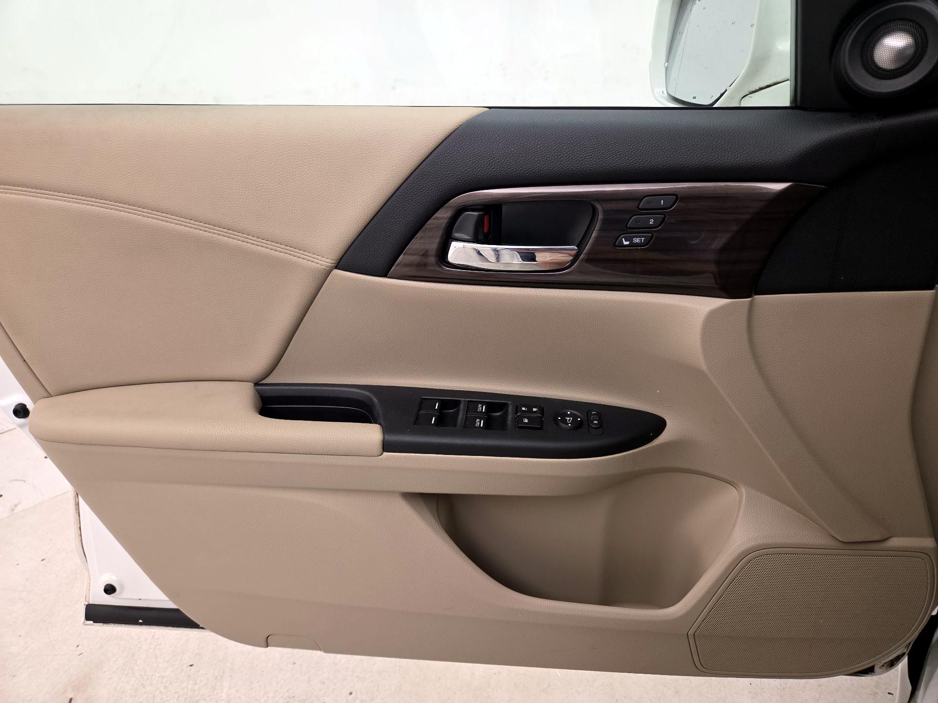 Thumbnail: 2016 Honda Accord - 12
