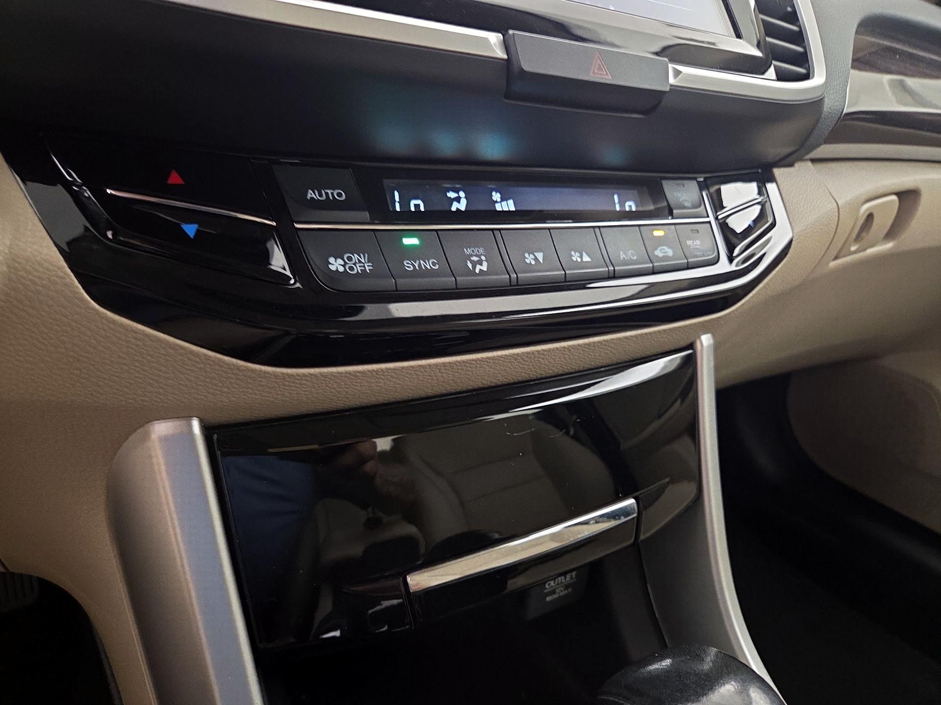 Thumbnail: 2016 Honda Accord - 17