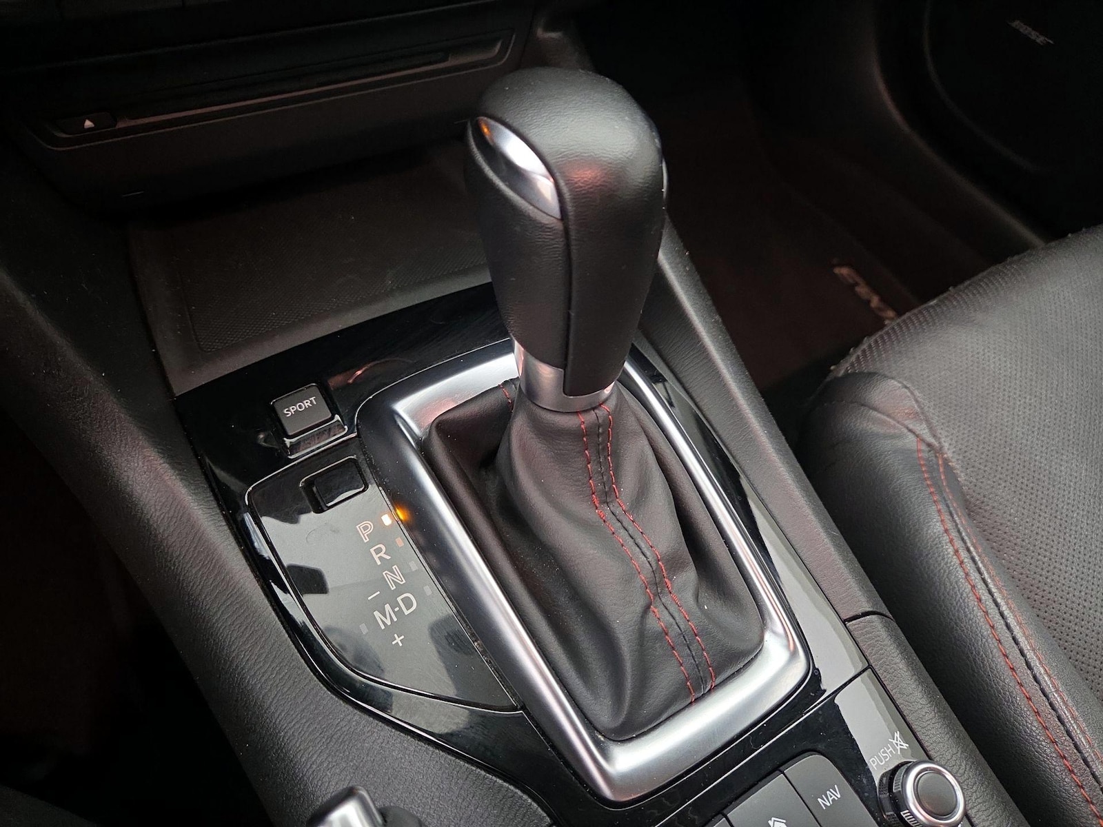 2014 Mazda MAZDA3 s Grand Touring - Photo 16