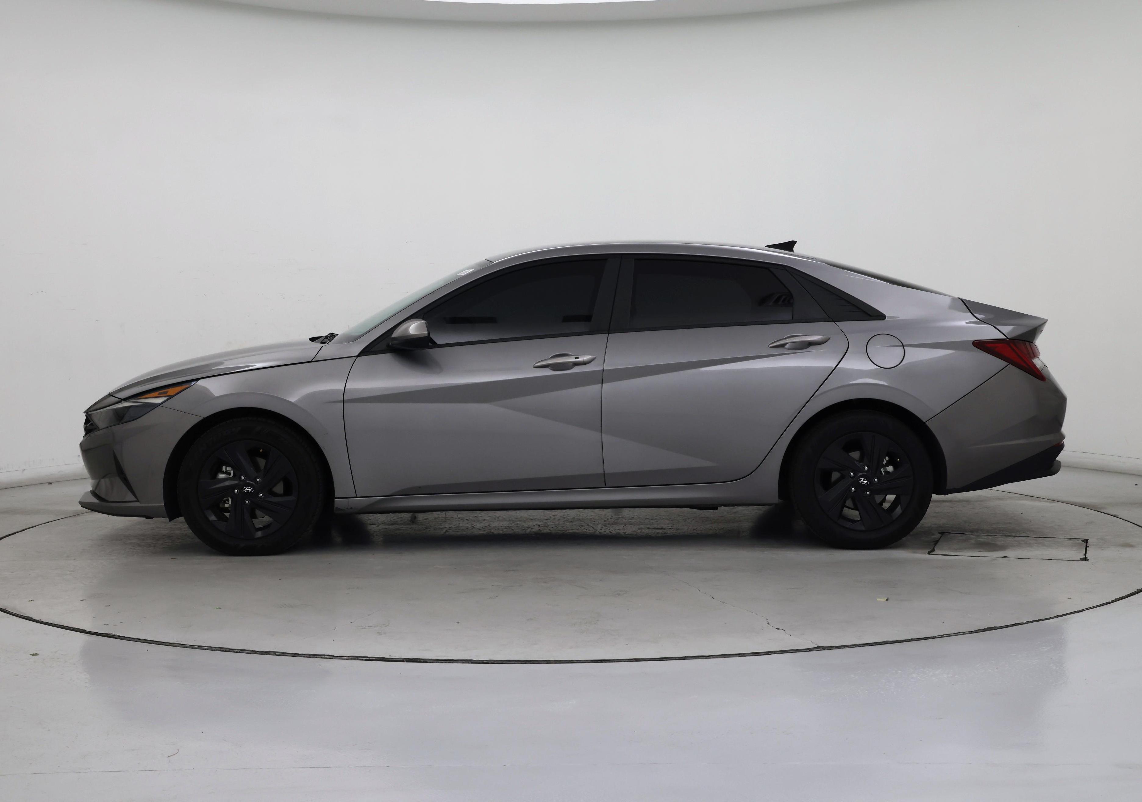 Thumbnail: 2023 Hyundai Elantra - 3